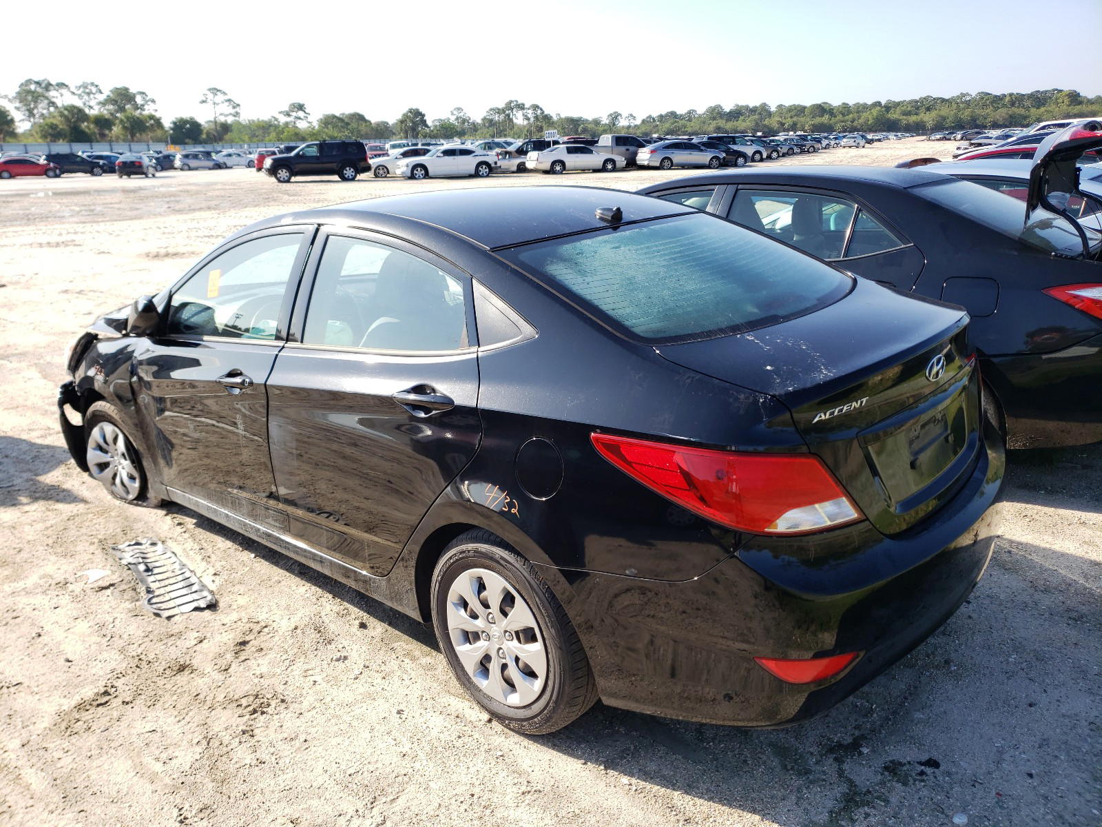 Photo 3 from auction – 2017 HYUNDAI ACCENT with VIN KMHCT4AE2HU357315