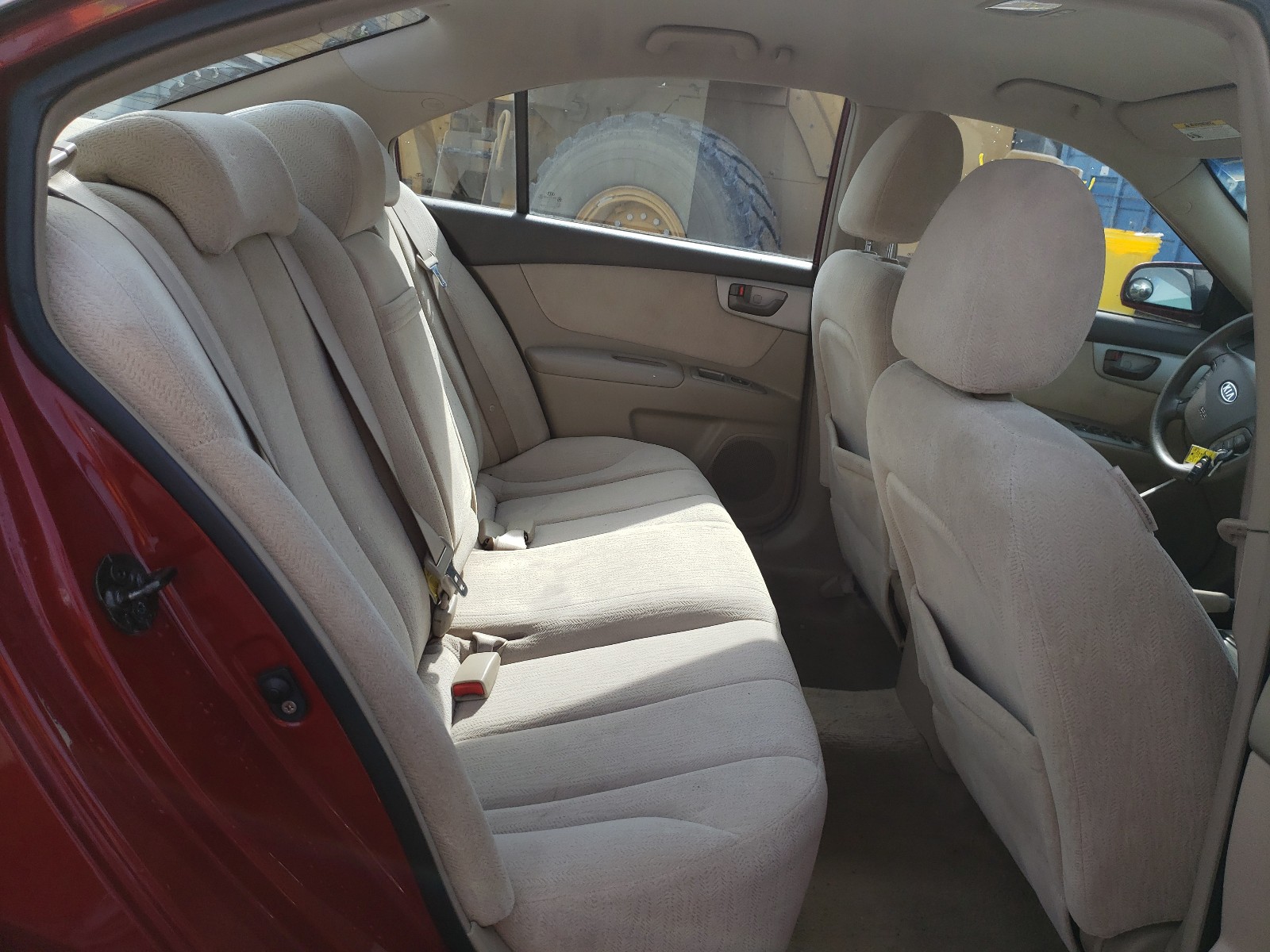 Photo 6 from auction – 2006 KIA OPTIMA LX with VIN KNAGE123265042076