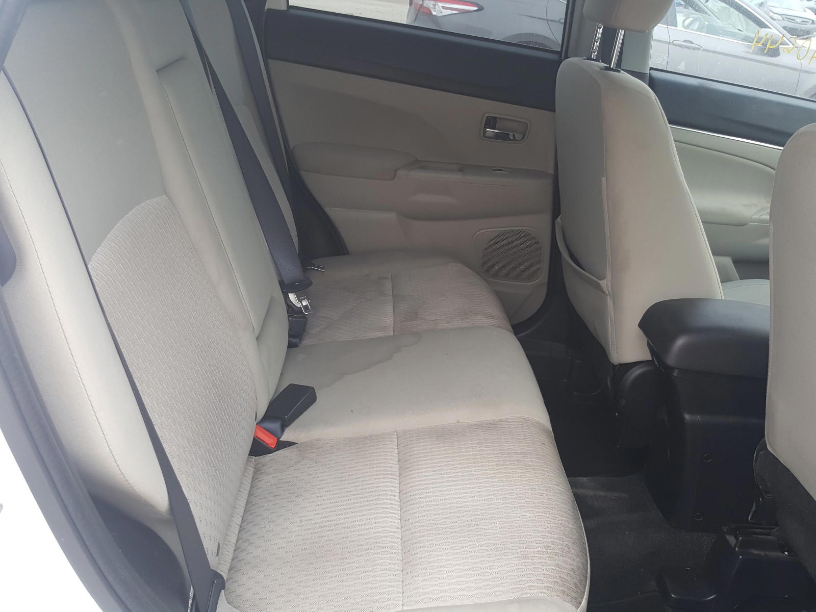 Photo 6 from auction – 2017 MITSUBISHI OUTLANDER with VIN JA4AP3AU2HZ056669
