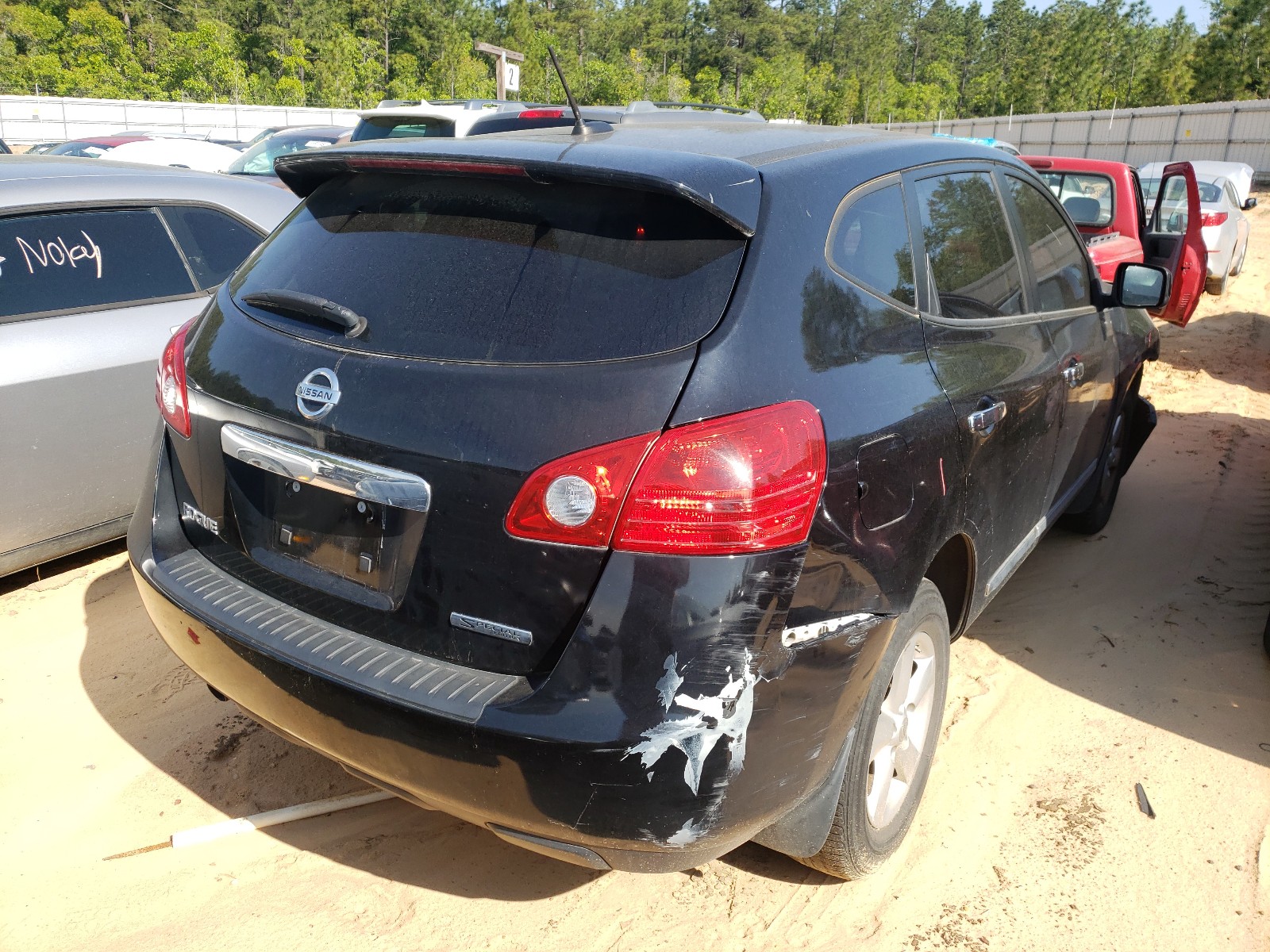 Photo 4 from auction – 2013 NISSAN ROGUE S with VIN JN8AS5MT5DW551273