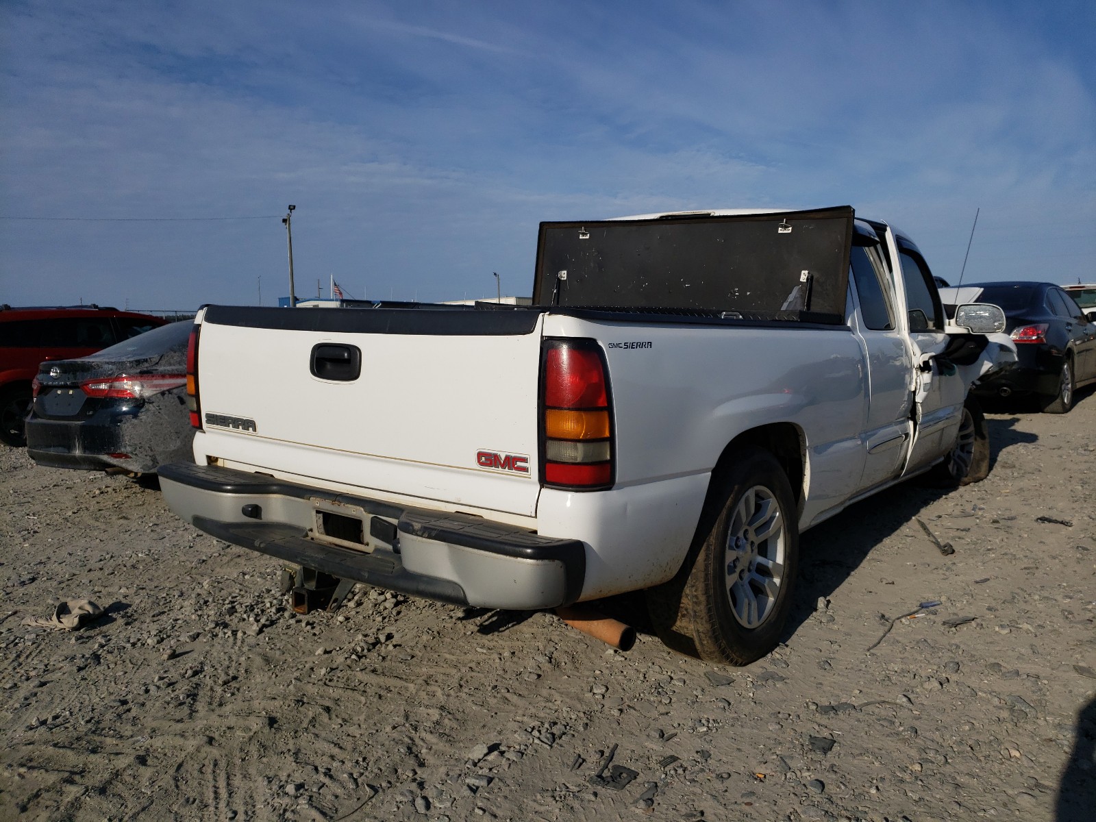 Photo 4 from auction – 2005 GMC NEW SIERRA with VIN 1GTEC19T65Z247347