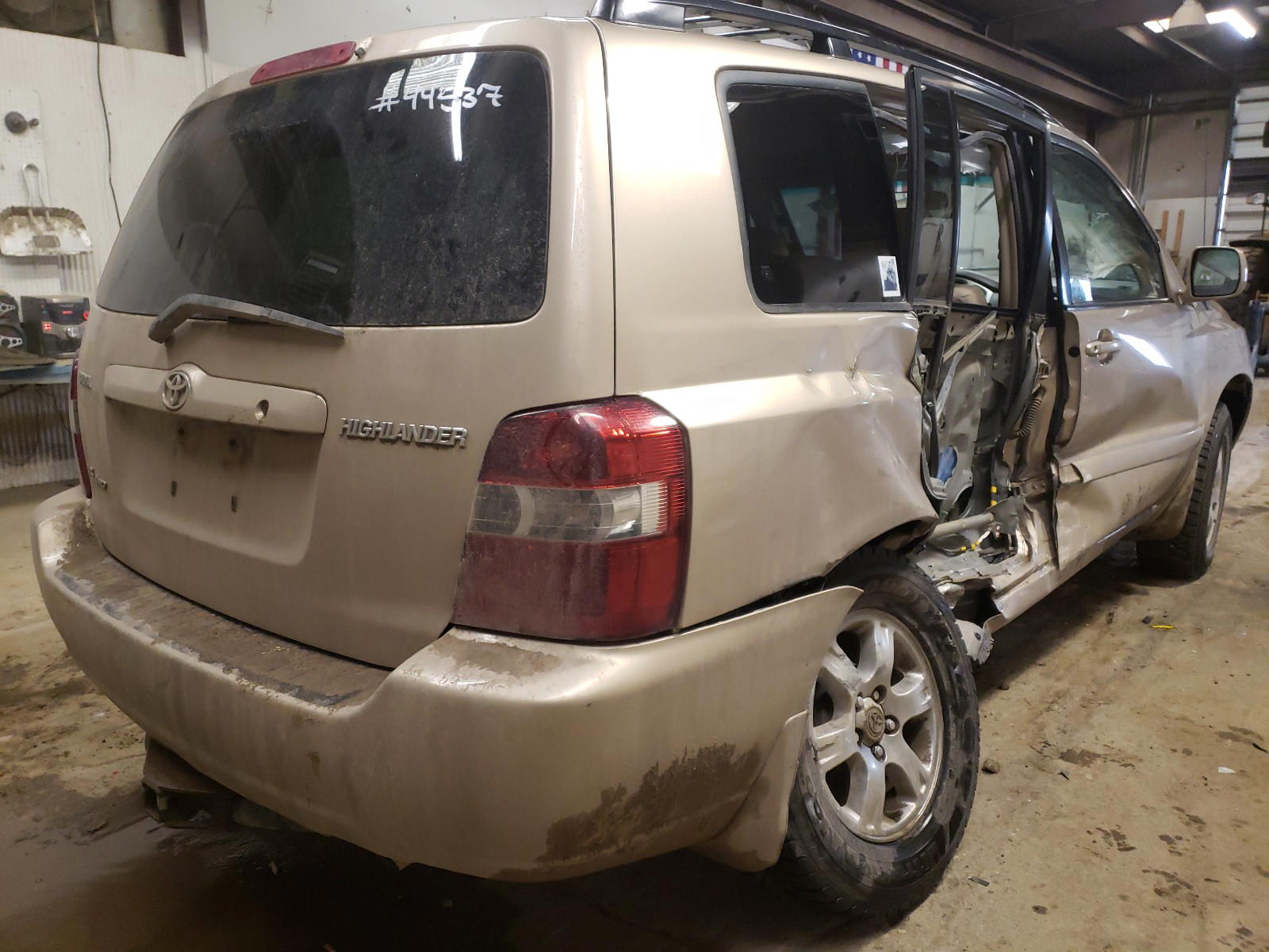 Photo 4 from auction – 2004 TOYOTA HIGHLANDER with VIN JTEEP21AX40064441