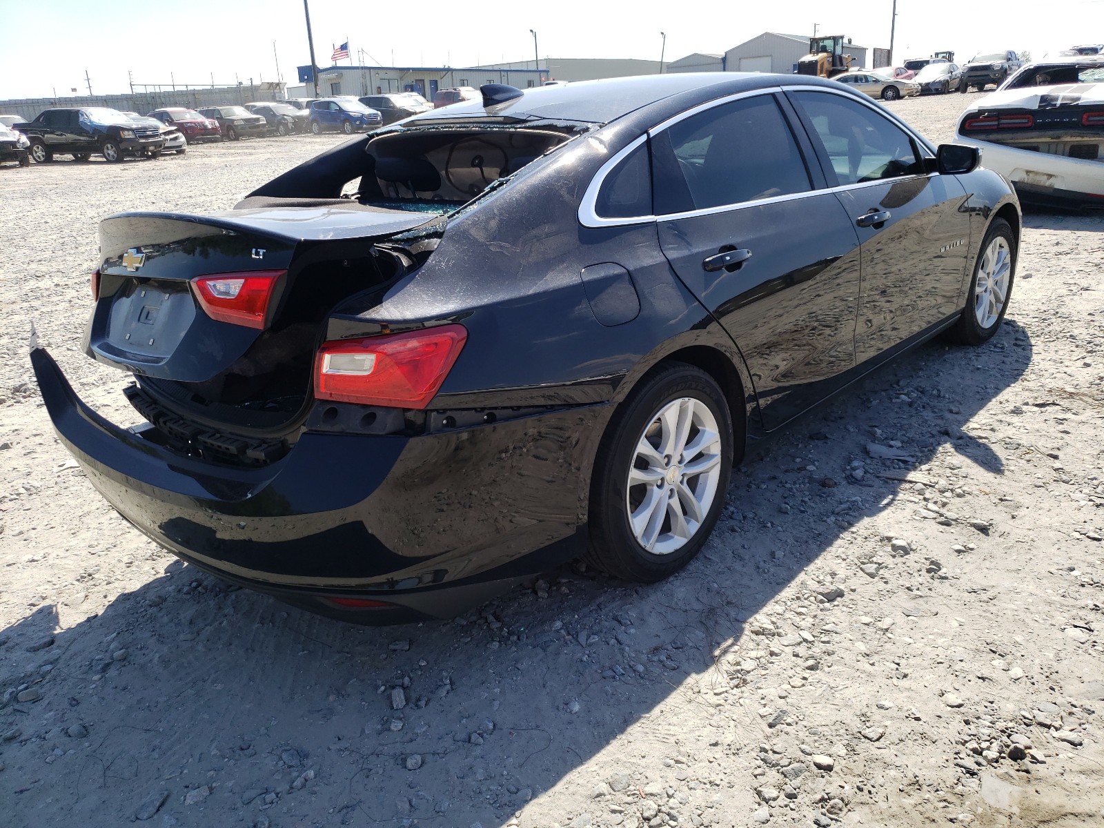 Photo 4 from auction – 2018 CHEVROLET MALIBU LT with VIN 1G1ZD5ST7JF224941
