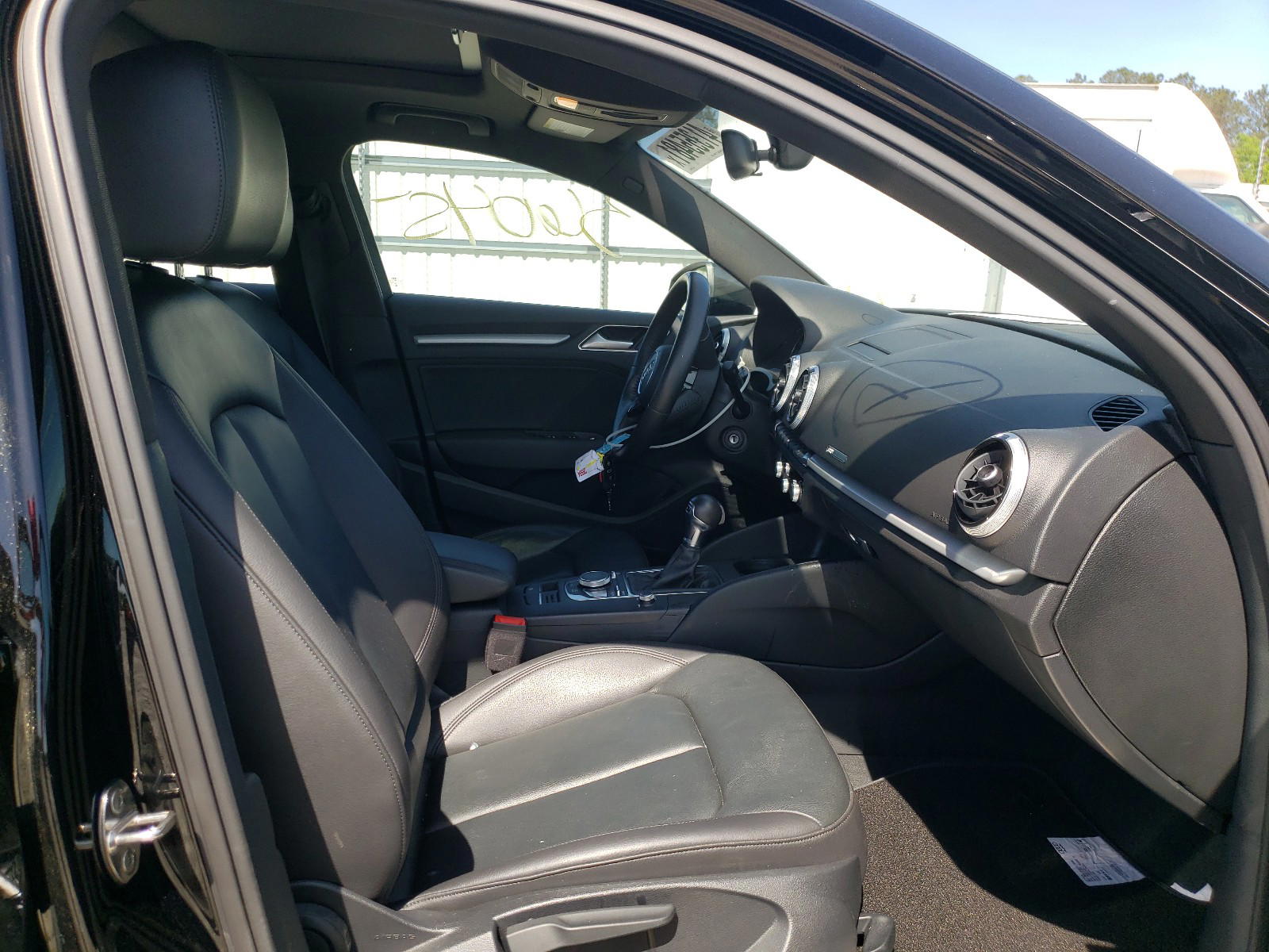 Photo 5 from auction – 2017 AUDI A3 PREMIUM with VIN WAUAUGFF1H1046291