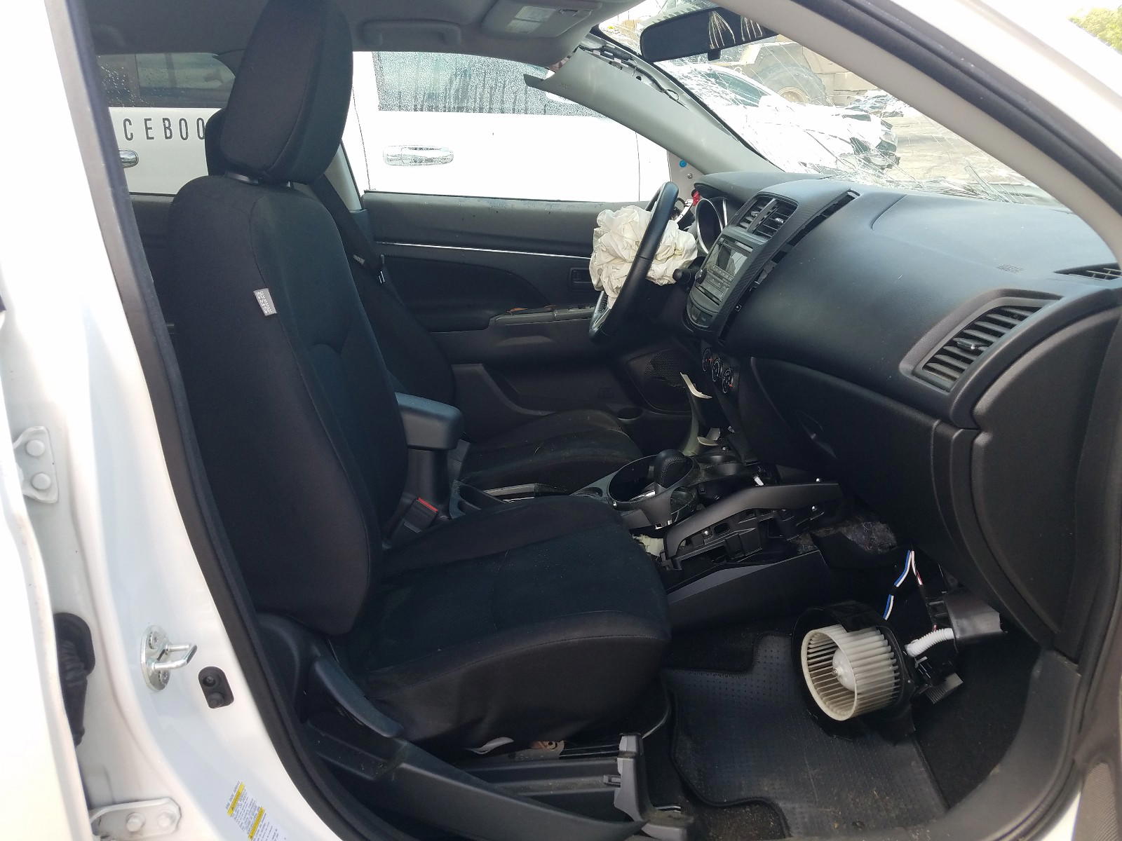 Photo 5 from auction – 2015 MITSUBISHI OUTLANDER with VIN 4A4AP3AU6FE057424