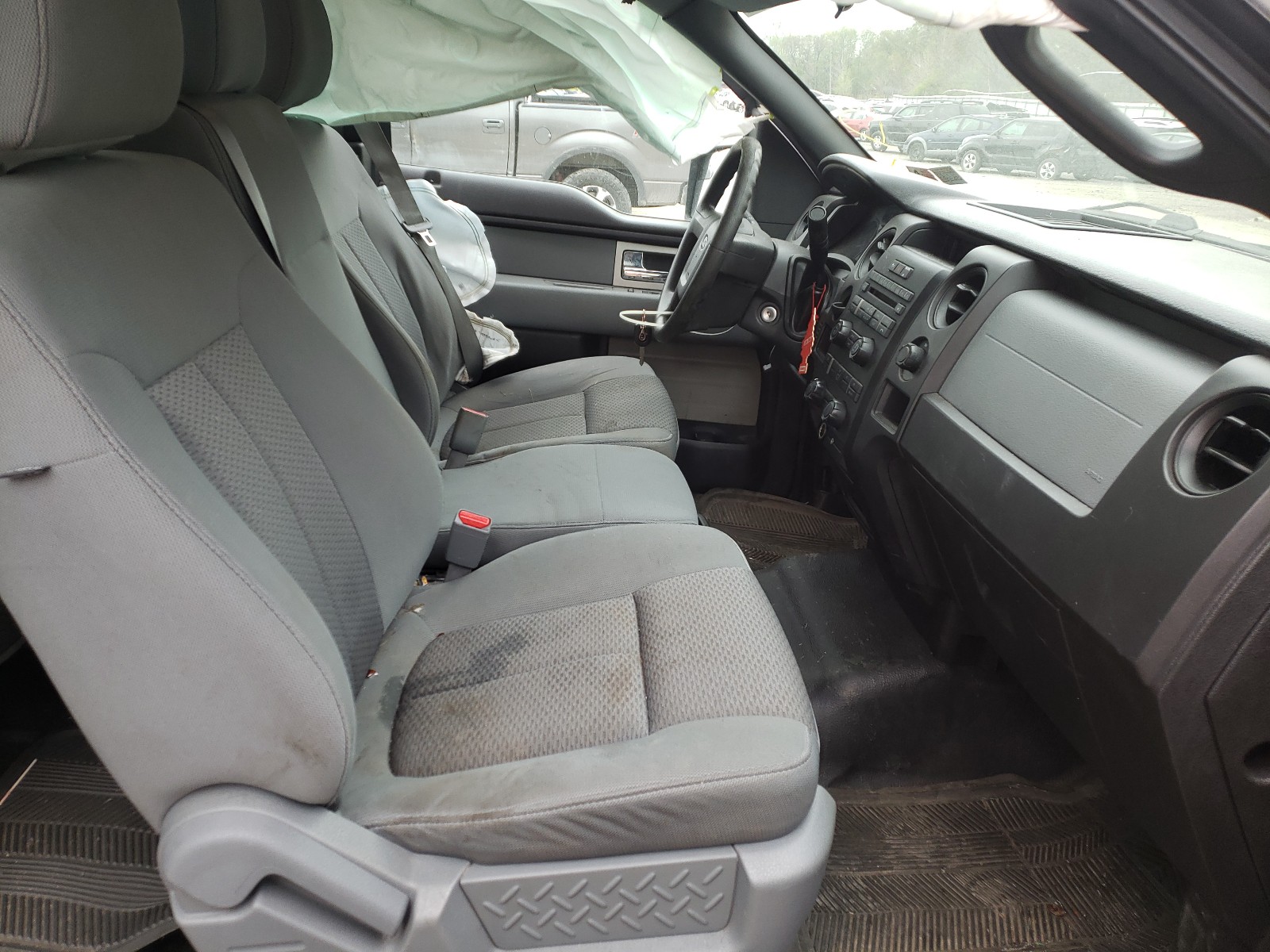 Photo 5 from auction – 2011 FORD F150 SUPER with VIN 1FTEX1CMXBKE04713