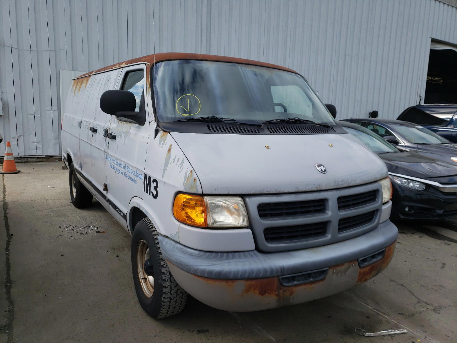 DODGE RAM VAN B1 2000 with VIN 2B7HB11X7YK157579 - Photo from auction