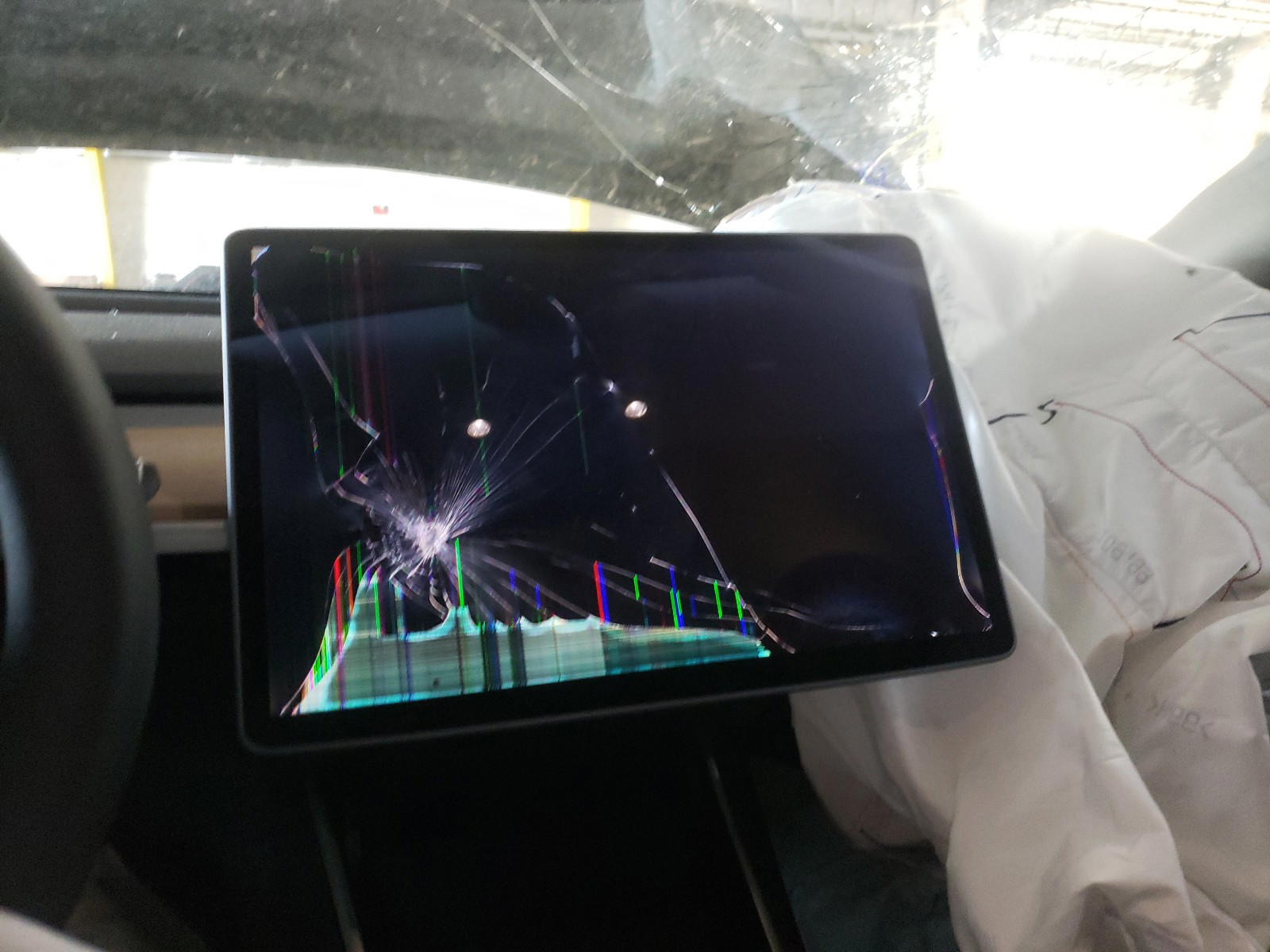 Photo 8 from auction – 2020 TESLA MODEL Y with VIN 5YJYGDEE3LF036300
