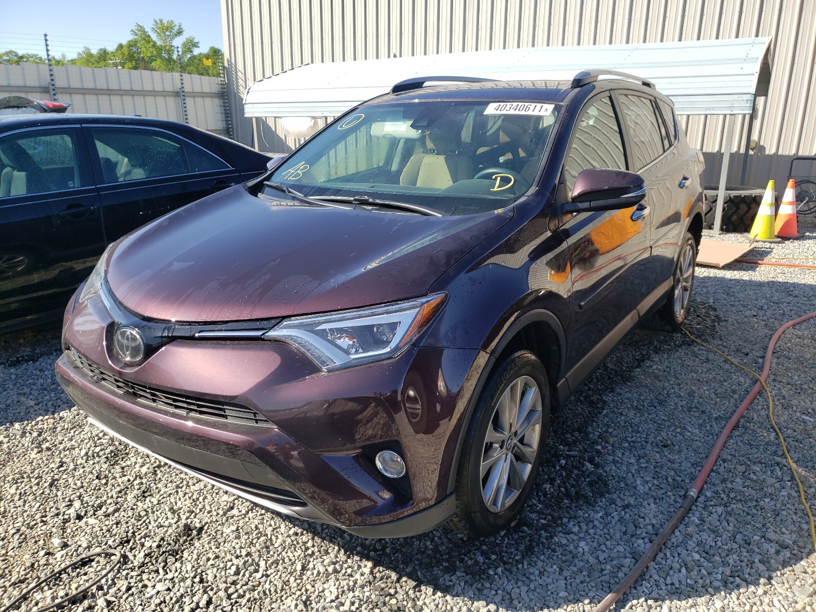 Photo 2 from auction – 2017 TOYOTA RAV4 LIMIT with VIN 2T3YFREV0HW394553