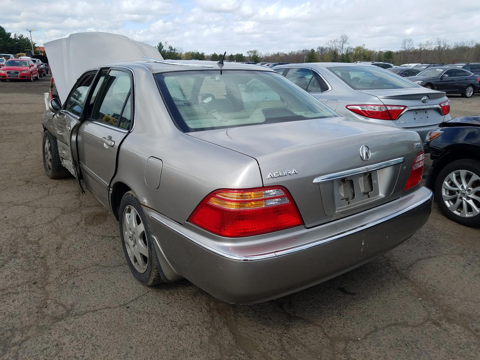 Photo 13 from auction – 2002 ACURA 3.5RL with VIN JH4KA96592C009566