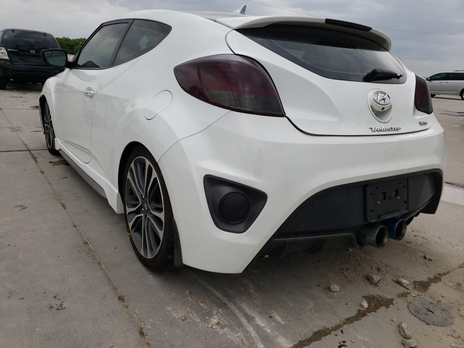 Photo 3 from auction – 2016 HYUNDAI VELOSTER T with VIN KMHTC6AE8GU263644