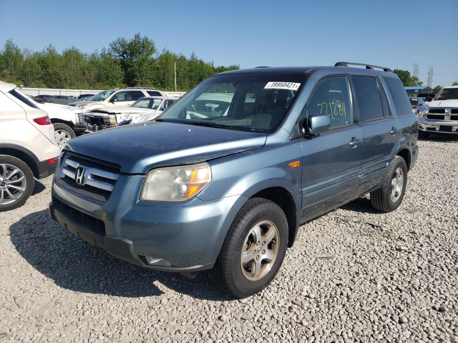 Photo 2 from auction – 2006 HONDA PILOT with VIN 5FNYF28576B048571