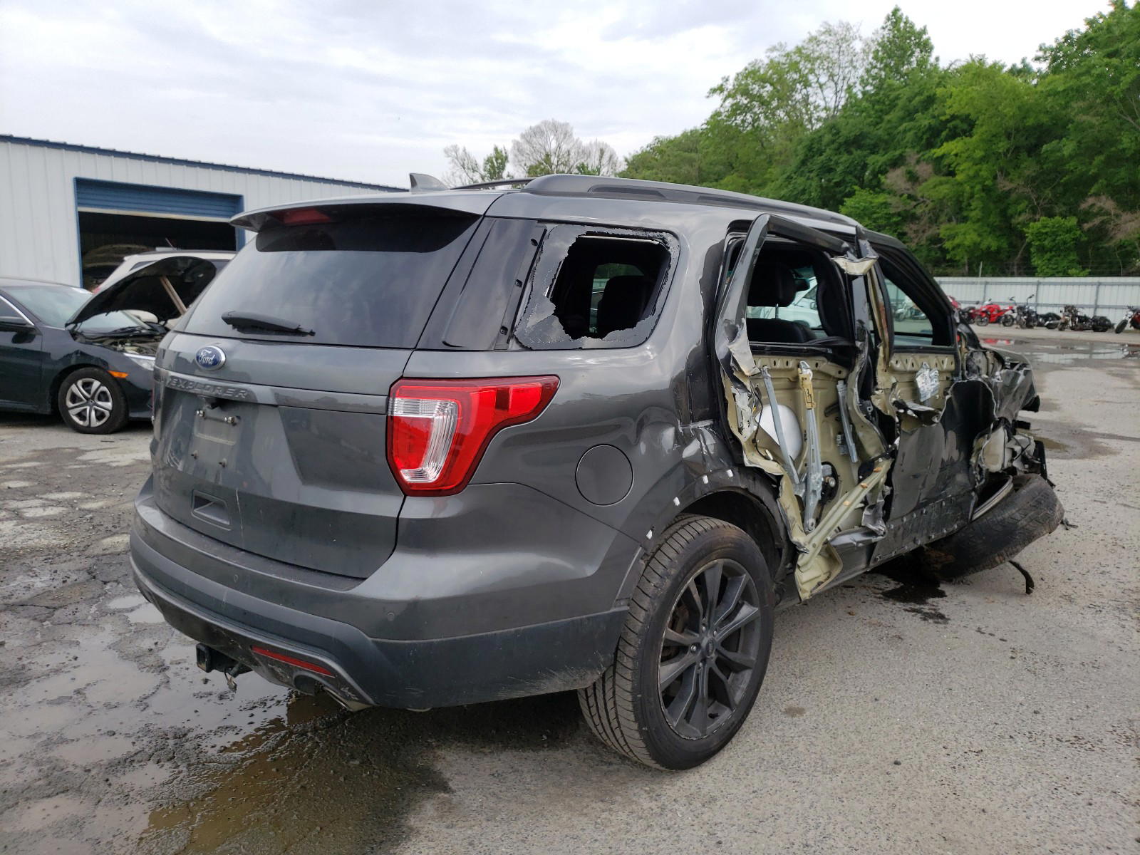 Photo 4 from auction – 2017 FORD EXPLORER X with VIN 1FM5K7D82HGA58487