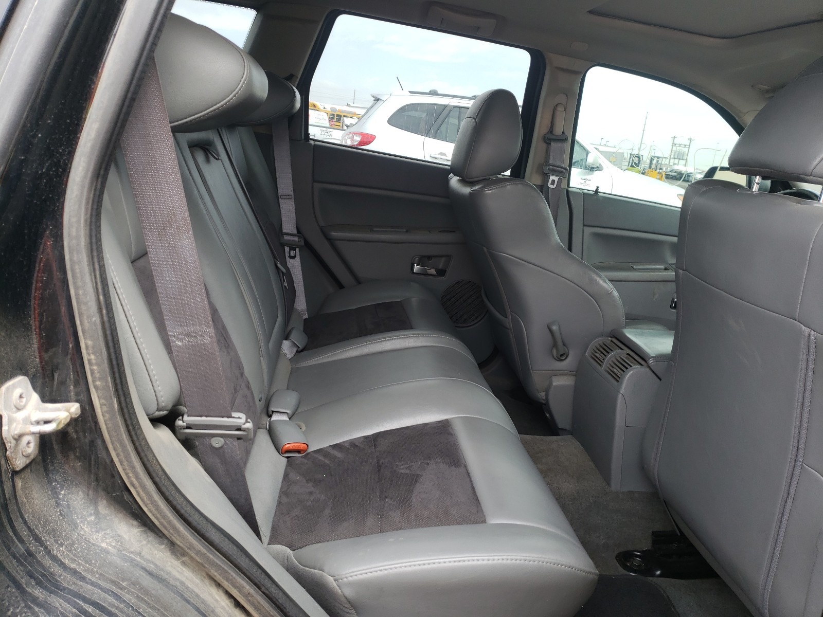 Photo 6 from auction – 2006 JEEP GRAND CHER with VIN 1J8HR78396C214016