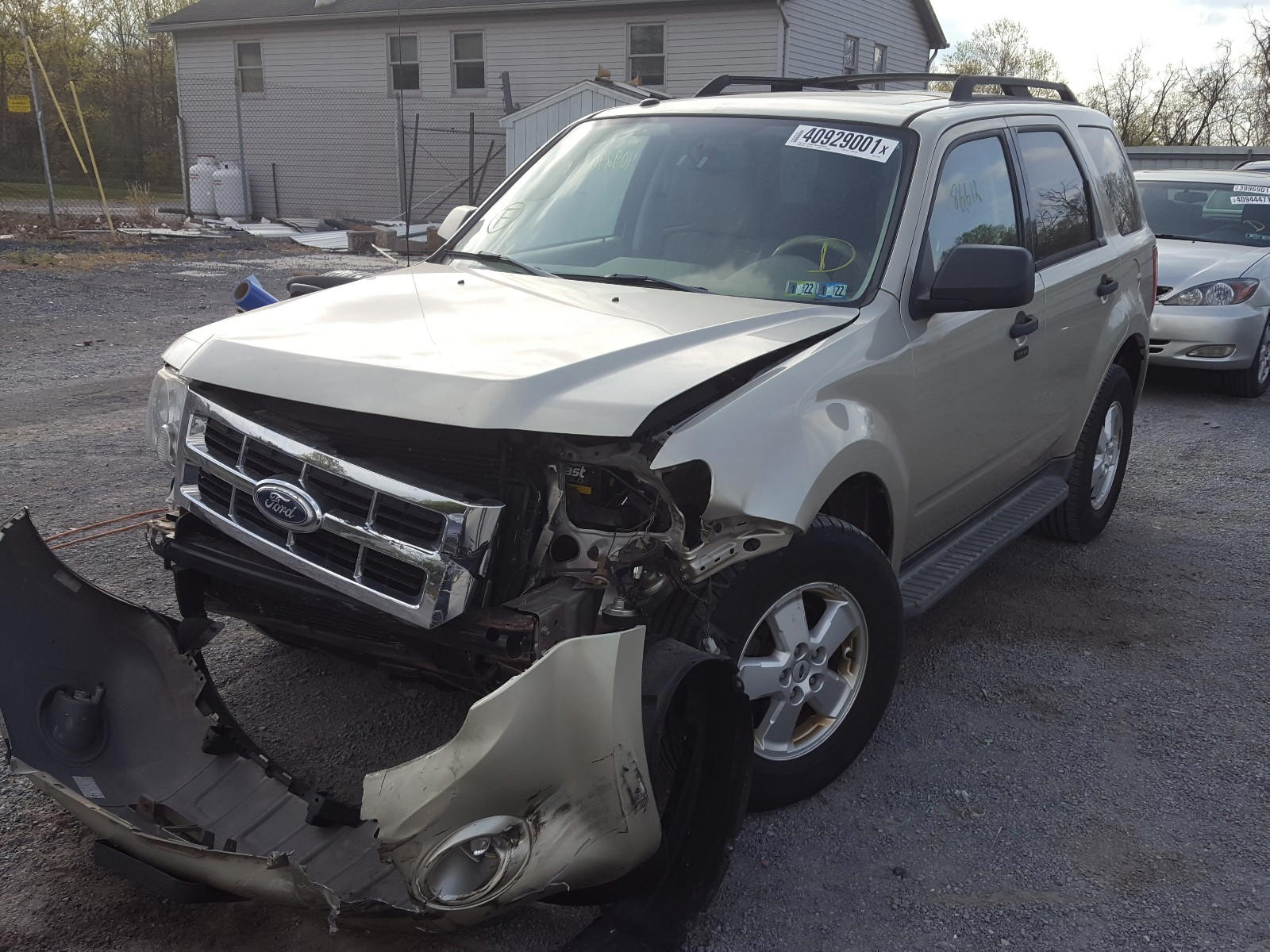 Photo 2 from auction – 2010 FORD ESCAPE XLT with VIN 1FMCU9DG2AKD37011