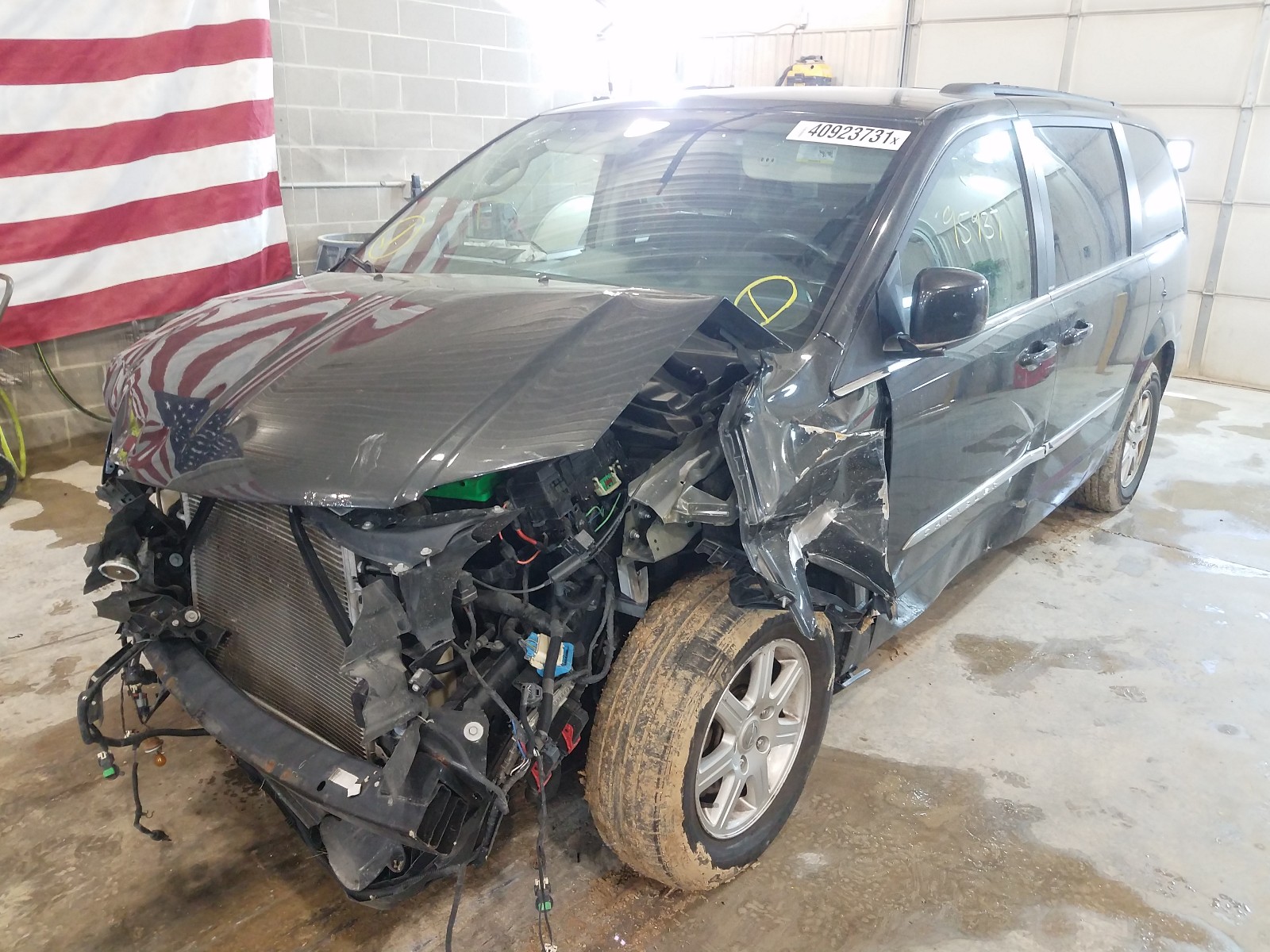 Photo 2 from auction – 2012 CHRYSLER TOWN & COU with VIN 2C4RC1BG3CR282238