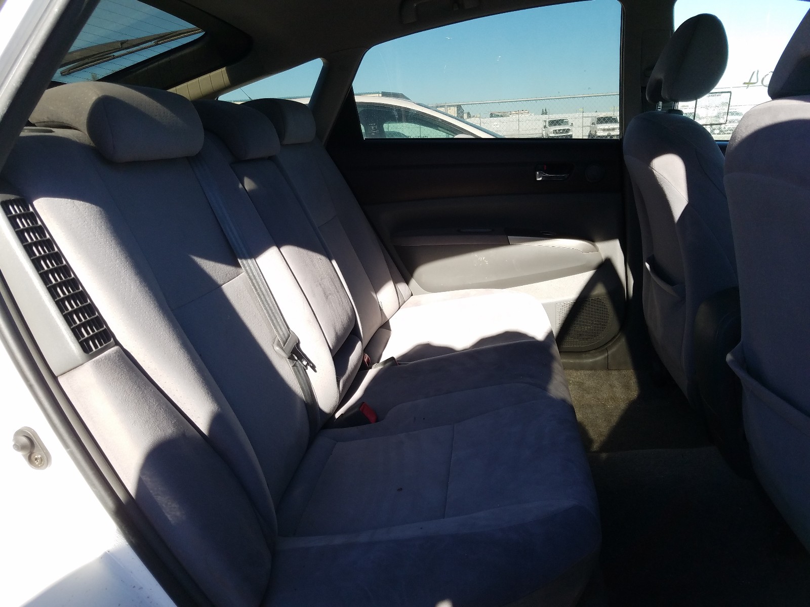 Photo 6 from auction – 2004 TOYOTA PRIUS with VIN JTDKB20U840081708