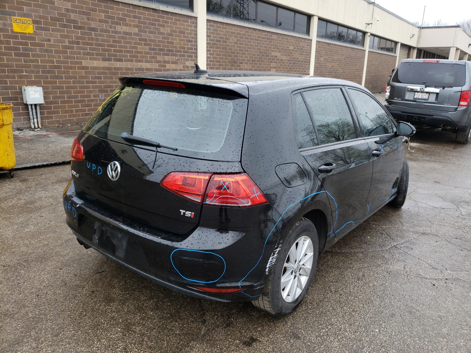 Photo 4 from auction – 2015 VOLKSWAGEN GOLF with VIN 3VW217AU8FM019799