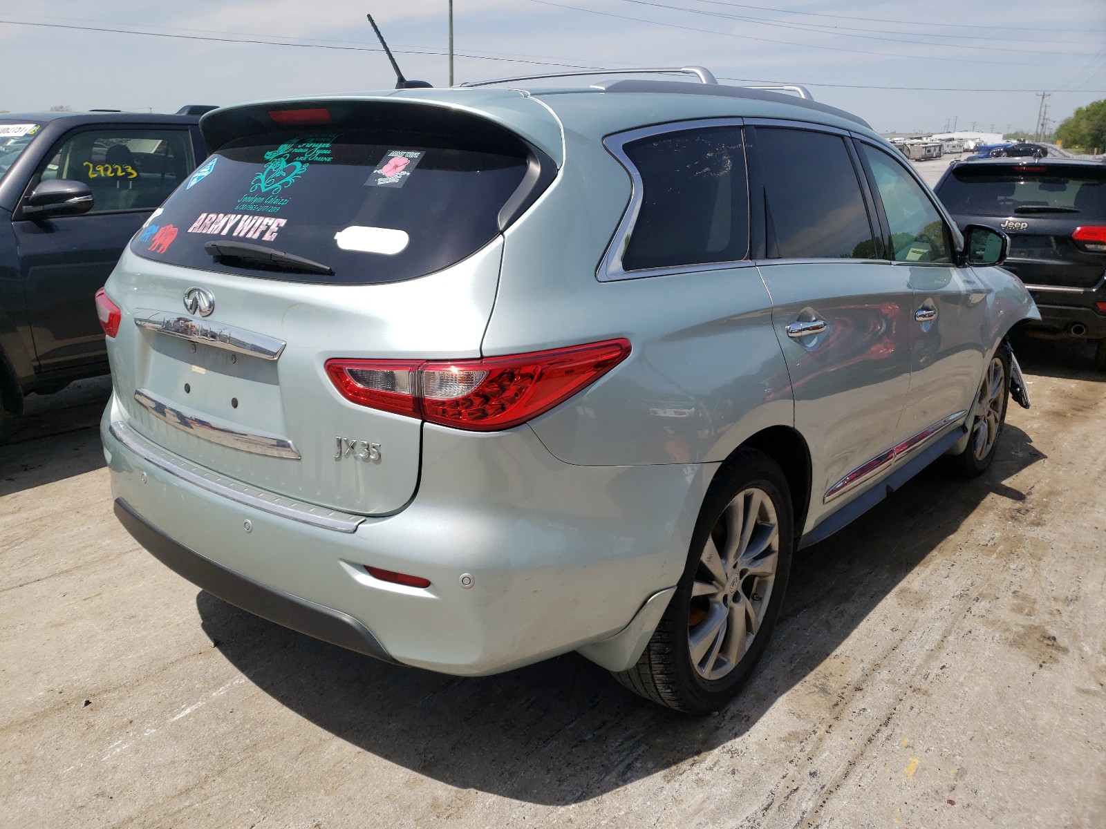 Photo 4 from auction – 2013 INFINITI JX35 with VIN 5N1AL0MN7DC332308