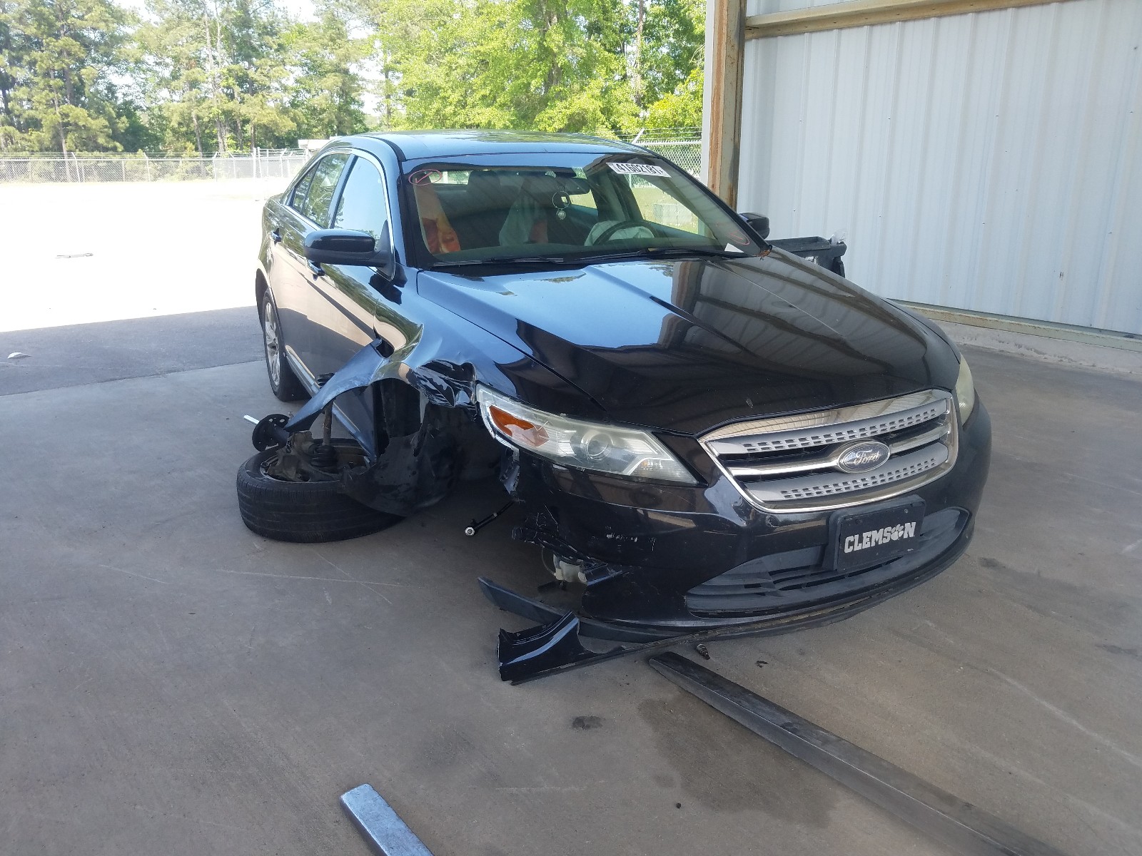 FORD TAURUS SEL 2010 with VIN 1FAHP2HW0AG122617 - Photo from auction