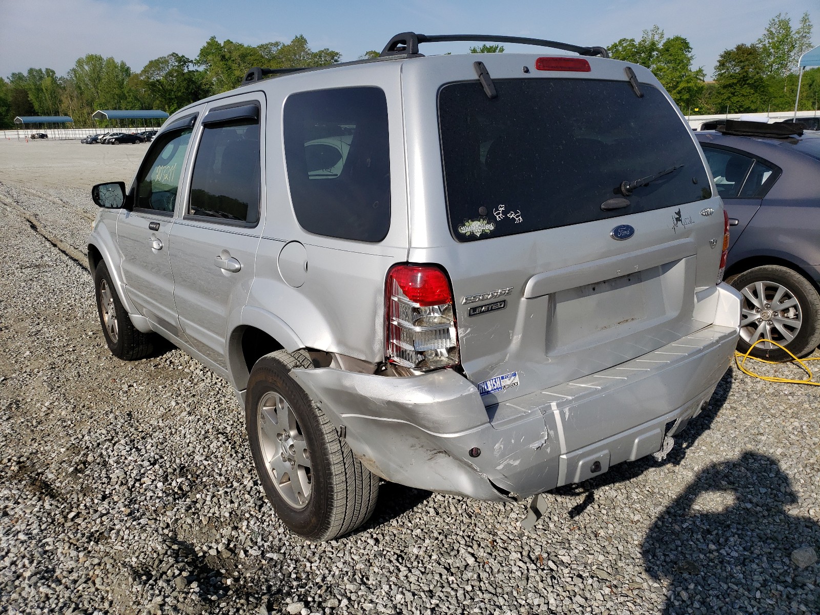 Photo 3 from auction – 2005 FORD ESCAPE with VIN 1FMYU94165KB51253