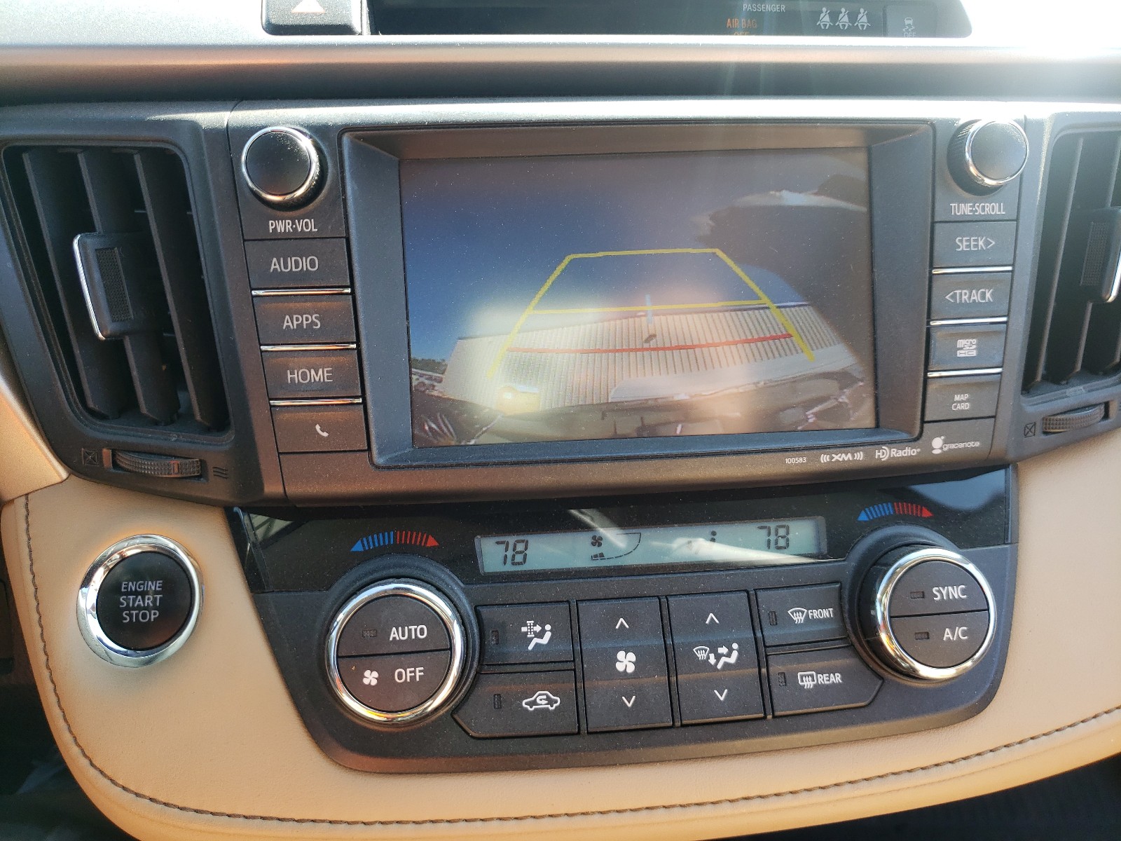 Photo 9 from auction – 2017 TOYOTA RAV4 LIMIT with VIN 2T3YFREV0HW394553