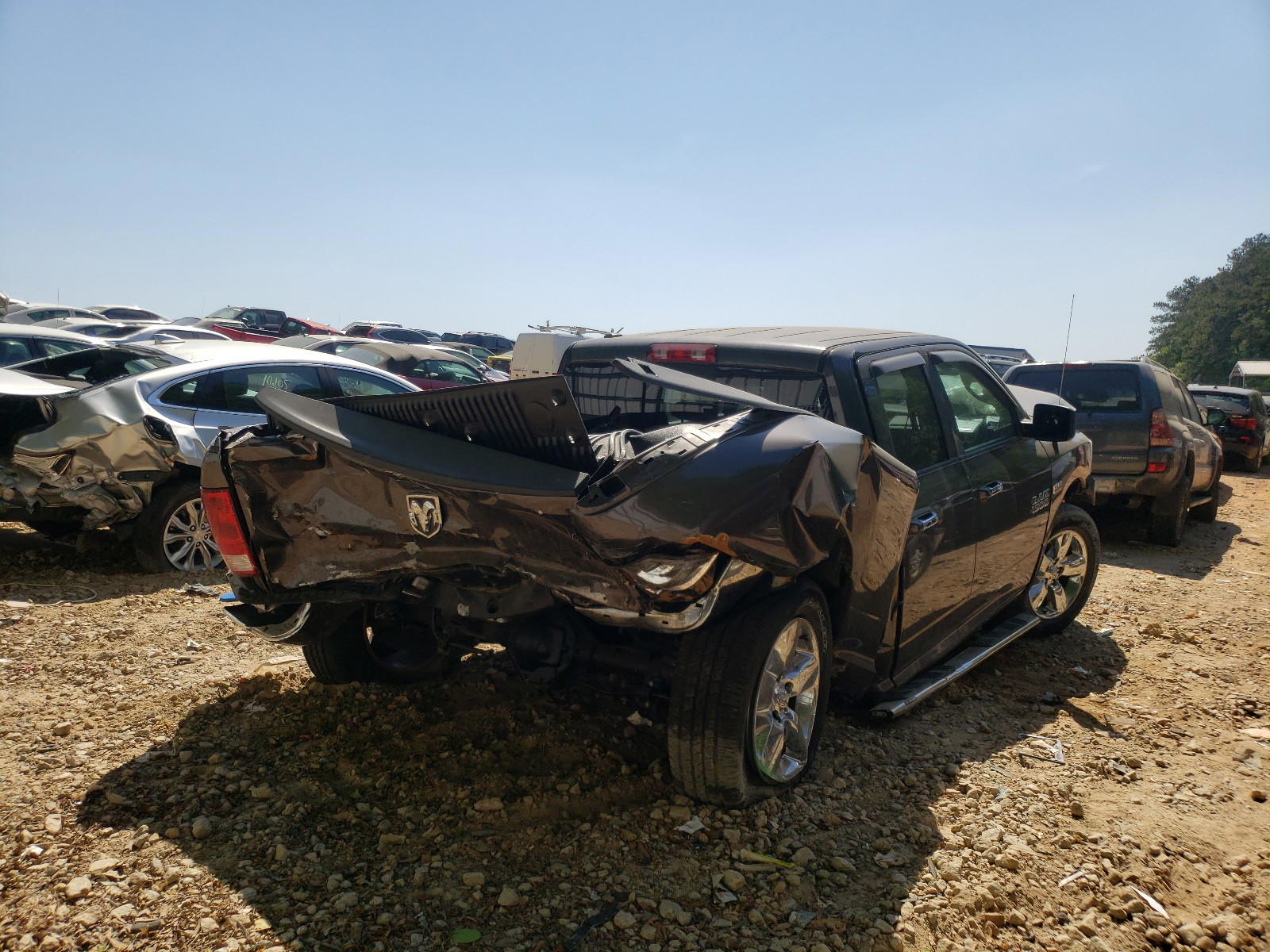 Photo 4 from auction – 2016 RAM 1500 SLT with VIN 1C6RR6GT8GS332161