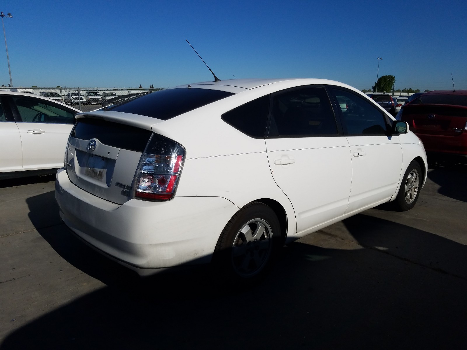 Photo 4 from auction – 2004 TOYOTA PRIUS with VIN JTDKB20U840081708