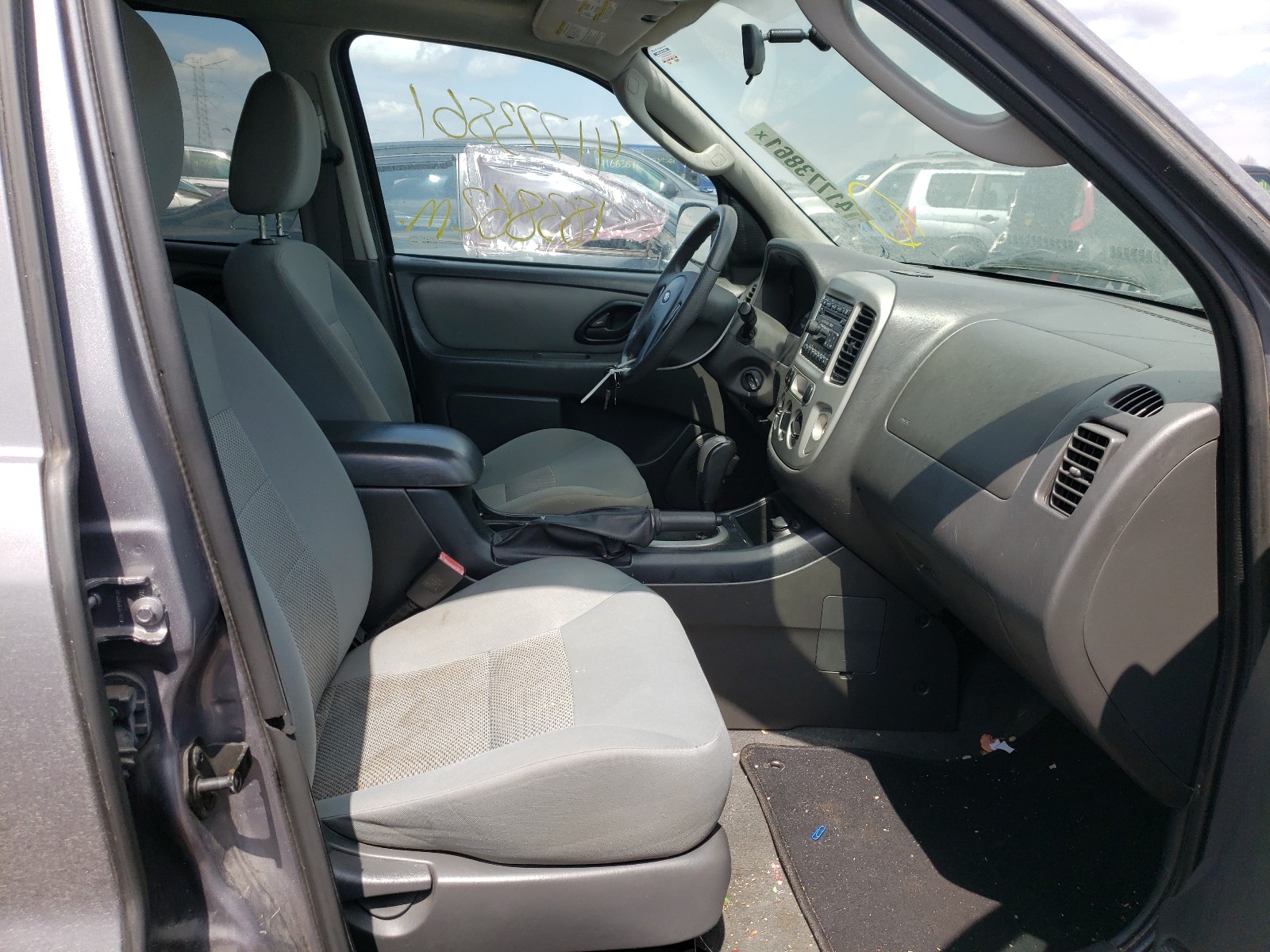 Photo 5 from auction – 2007 FORD ESCAPE with VIN 1FMYU03Z57KA76633