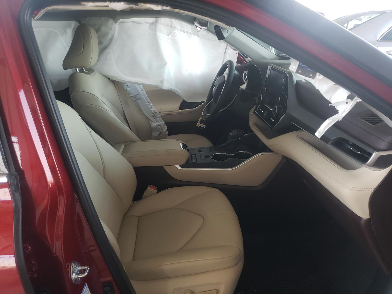 Photo 5 from auction – 2021 TOYOTA HIGHLANDER with VIN 5TDHBRCH8MS514832