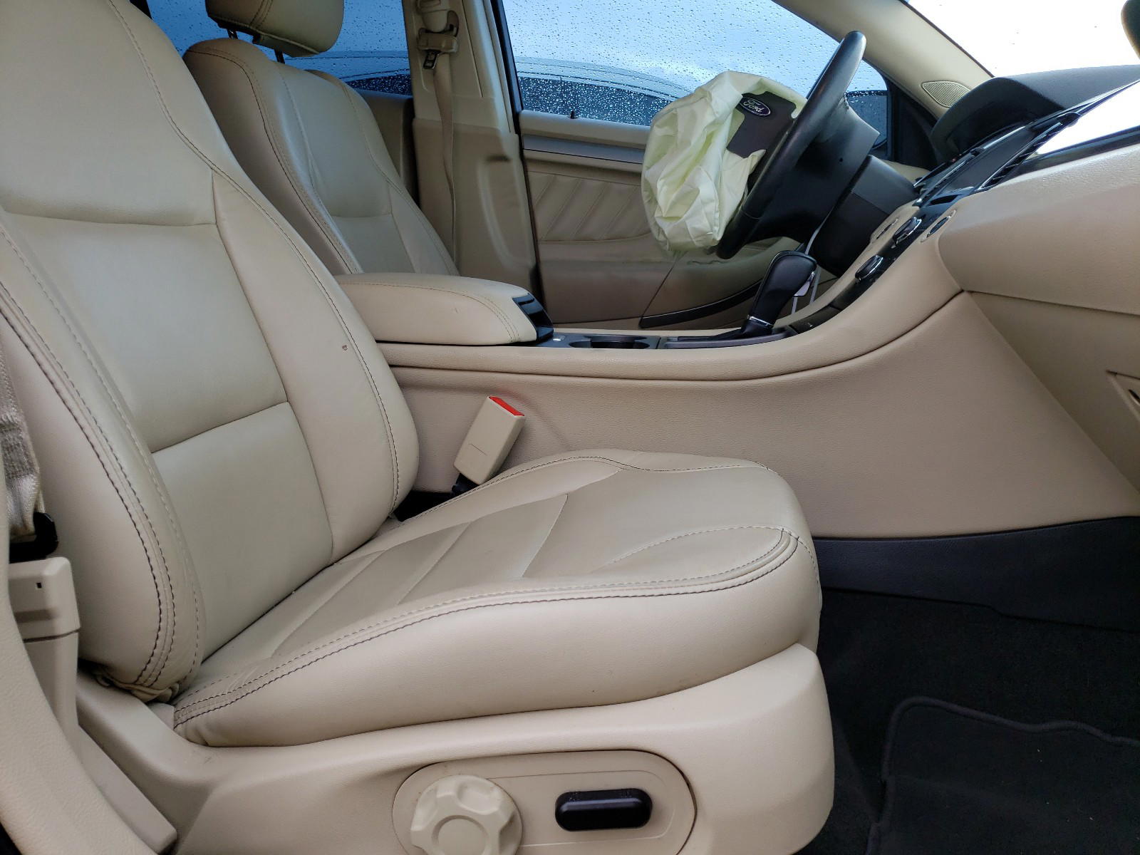 Photo 5 from auction – 2018 FORD TAURUS SEL with VIN 1FAHP2E80JG119383