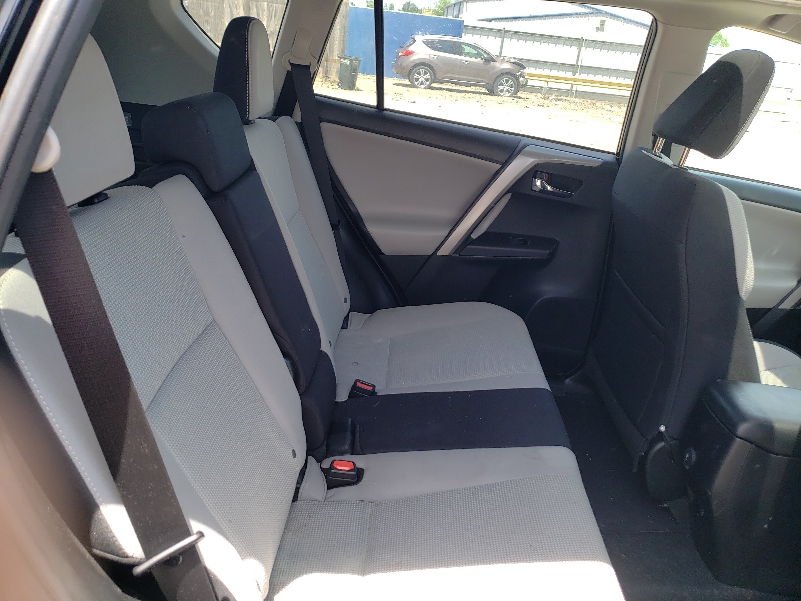 Photo 6 from auction – 2018 TOYOTA RAV4 ADVEN with VIN 2T3WFREV1JW465904