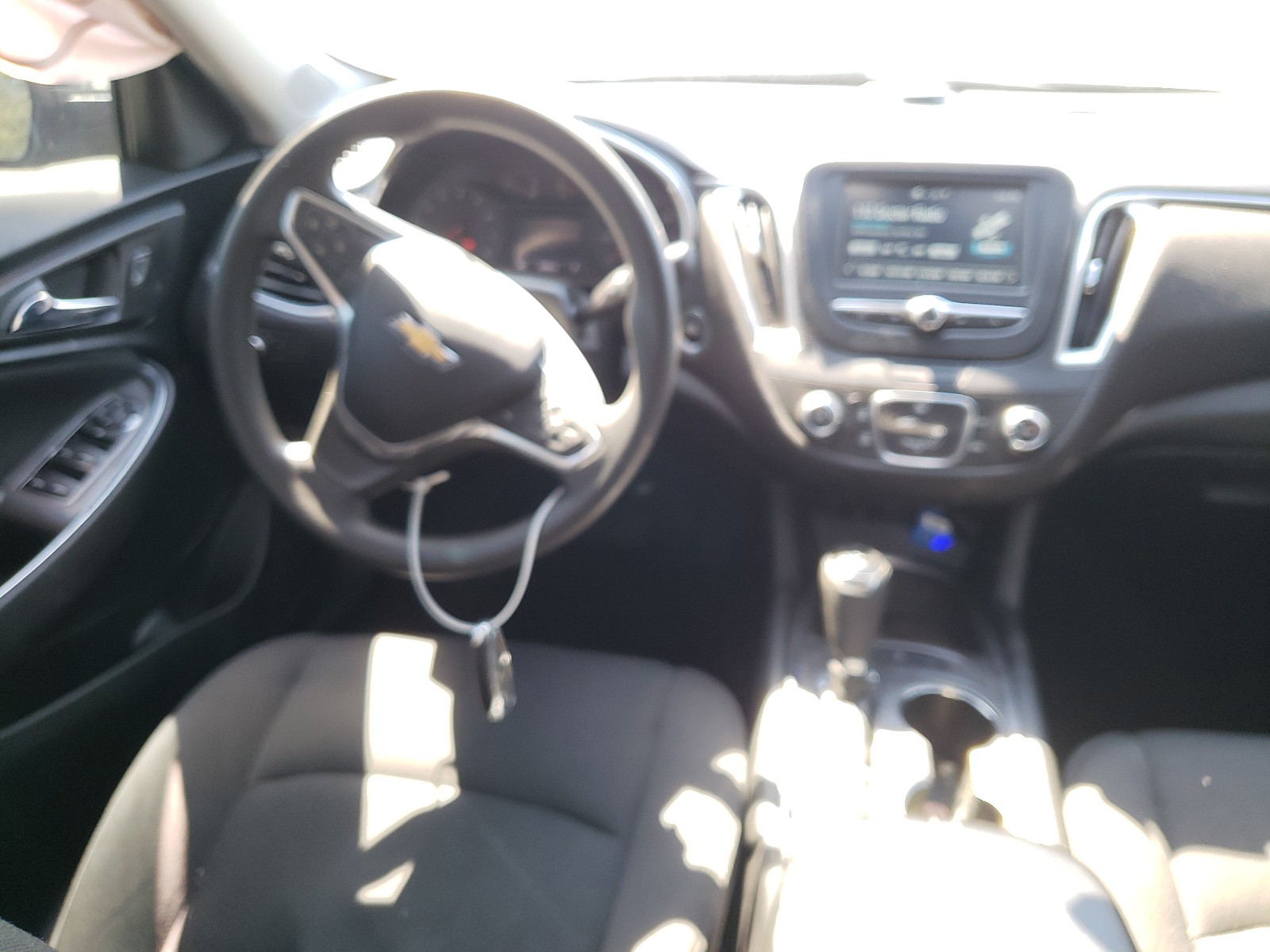 Photo 9 from auction – 2018 CHEVROLET MALIBU LT with VIN 1G1ZD5ST7JF224941