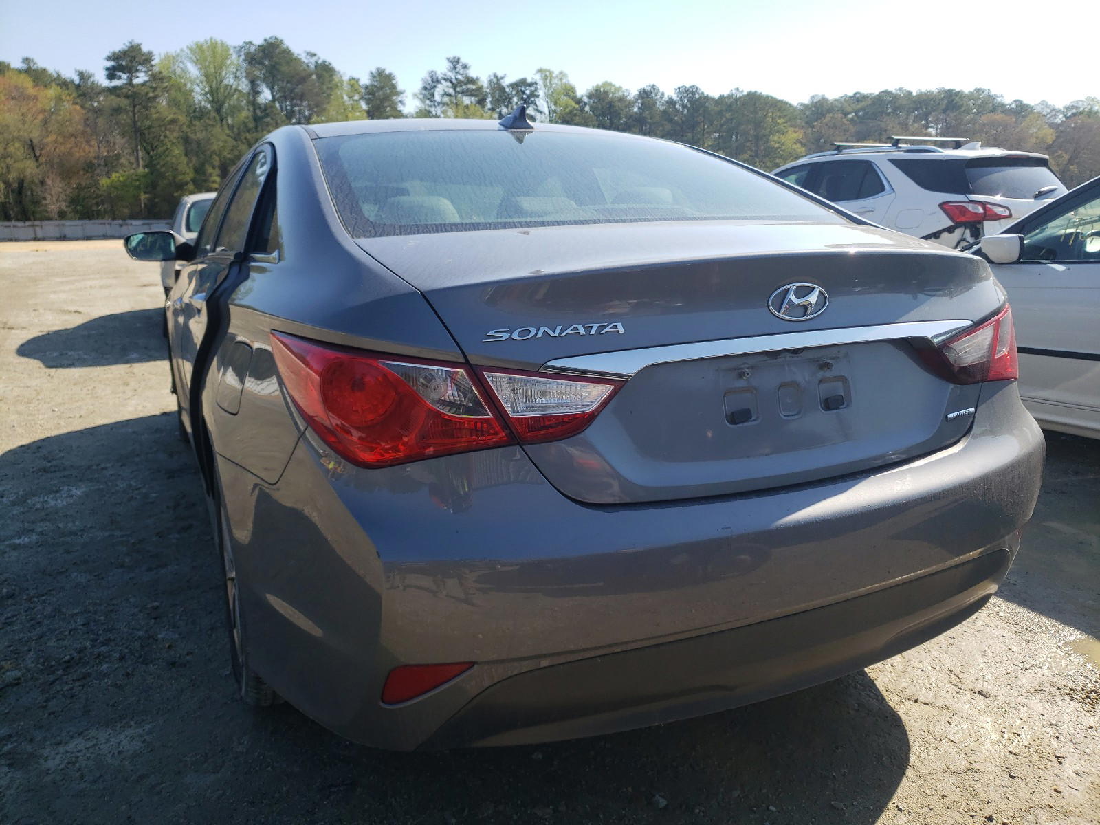 Photo 3 from auction – 2014 HYUNDAI SONATA SE with VIN 5NPEC4AC2EH846802