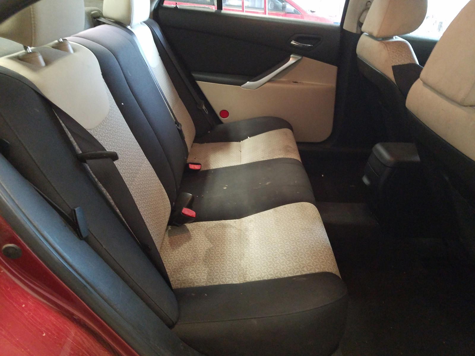 Photo 6 from auction – 2010 PONTIAC G6 with VIN 1G2ZA5E09A4153470