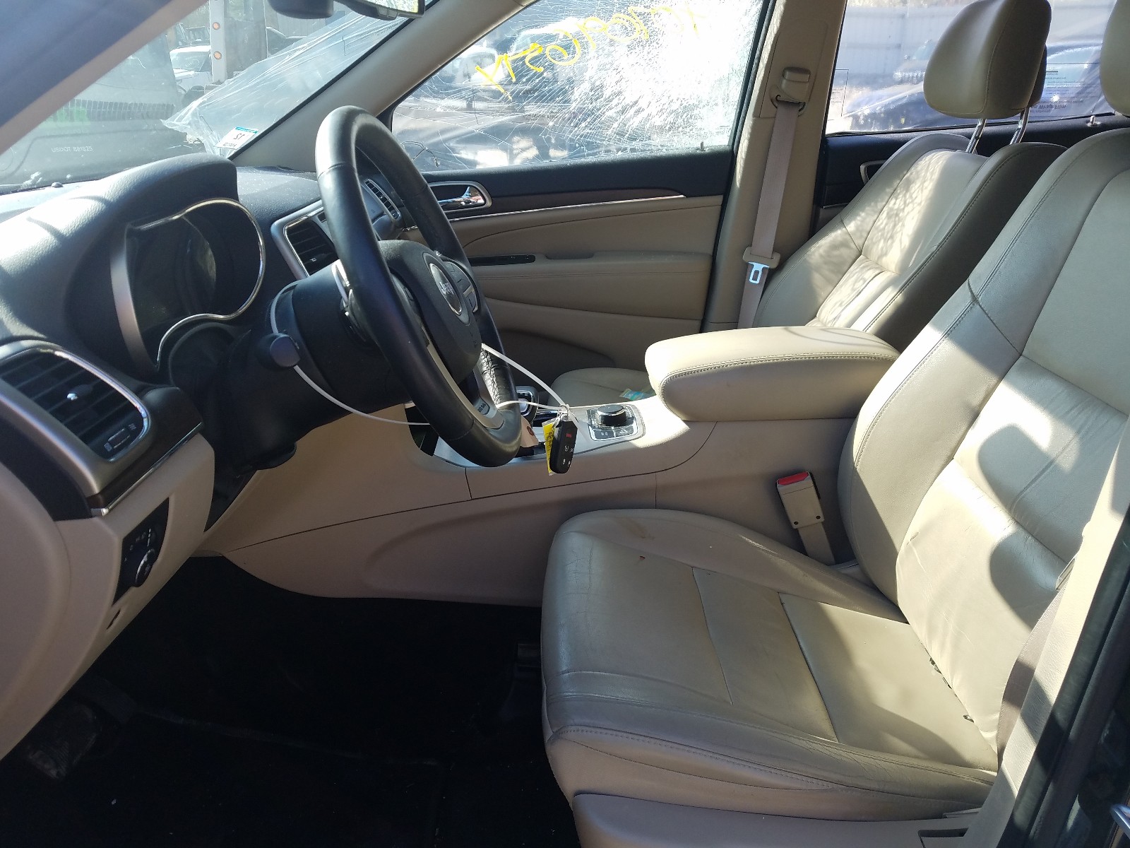 Photo 5 from auction – 2015 JEEP GRAND CHER with VIN 1C4RJFBG2FC608515