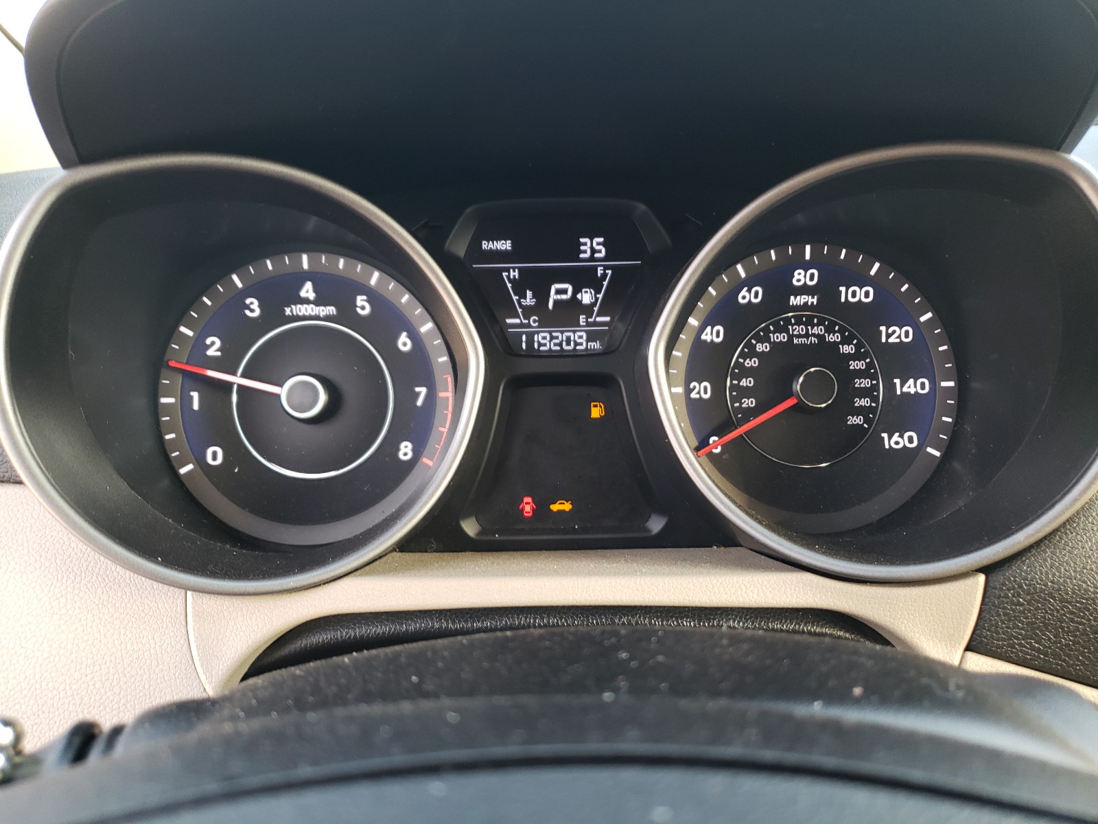 Photo 8 from auction – 2016 HYUNDAI ELANTRA SE with VIN 5NPDH4AE3GH705223