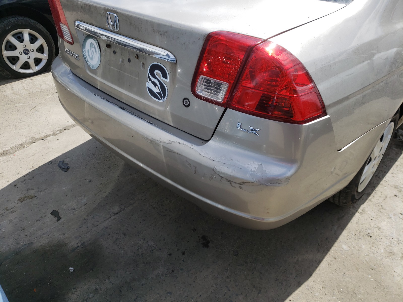 Photo 9 from auction – 2003 HONDA CIVIC LX with VIN 2HGES16593H563025
