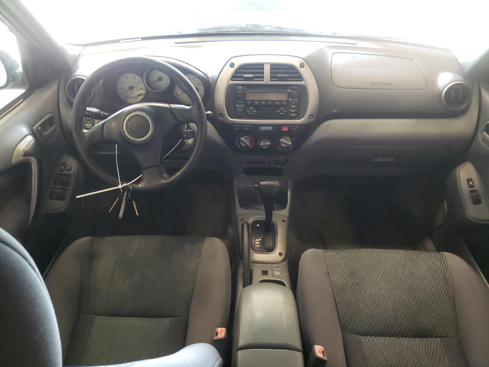 Photo 9 from auction – 2001 TOYOTA RAV4 with VIN JTEHH20V216008730