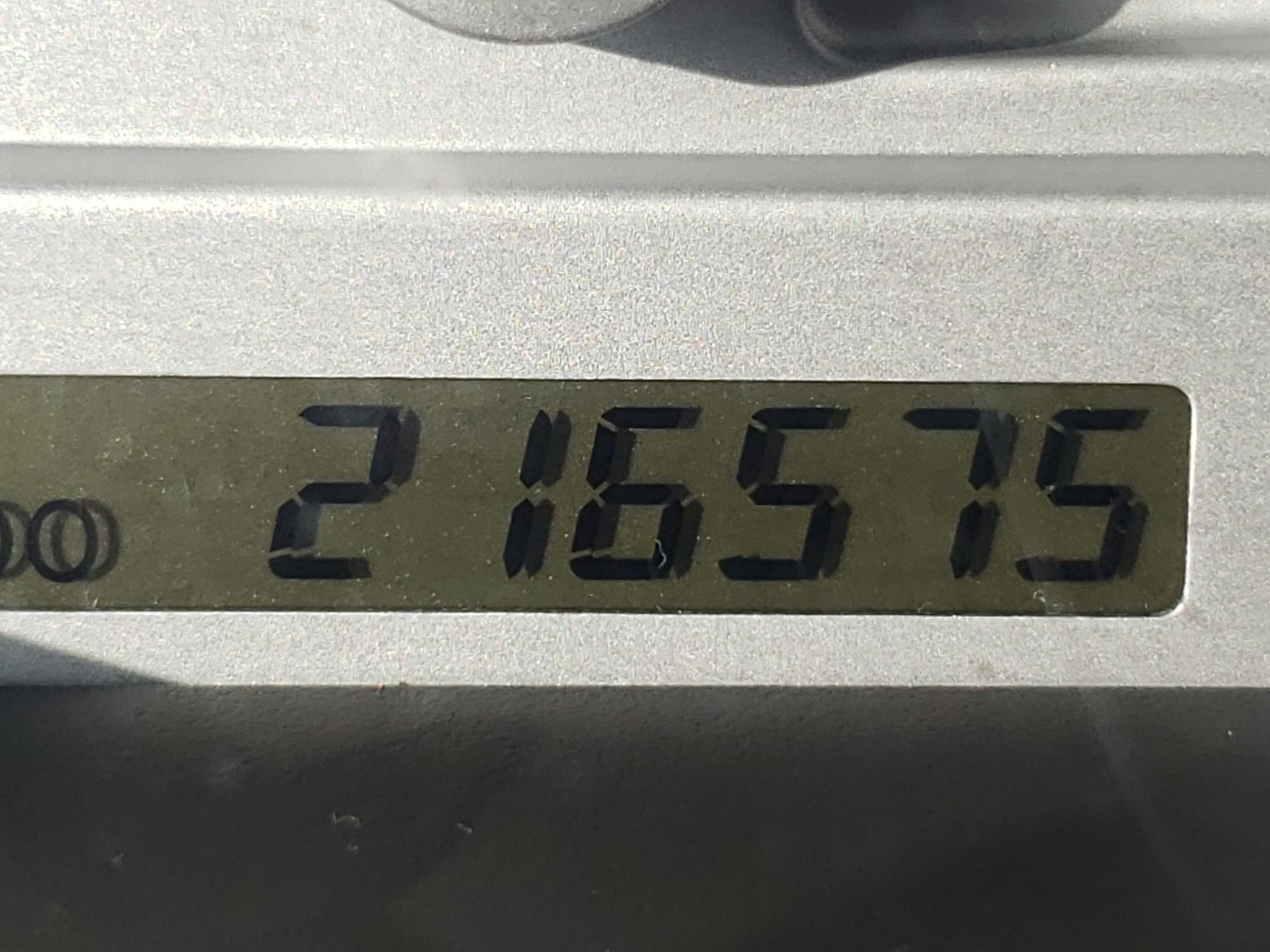 Photo 8 from auction – 2004 TOYOTA CAMRY LE with VIN JTDBE32K240251201