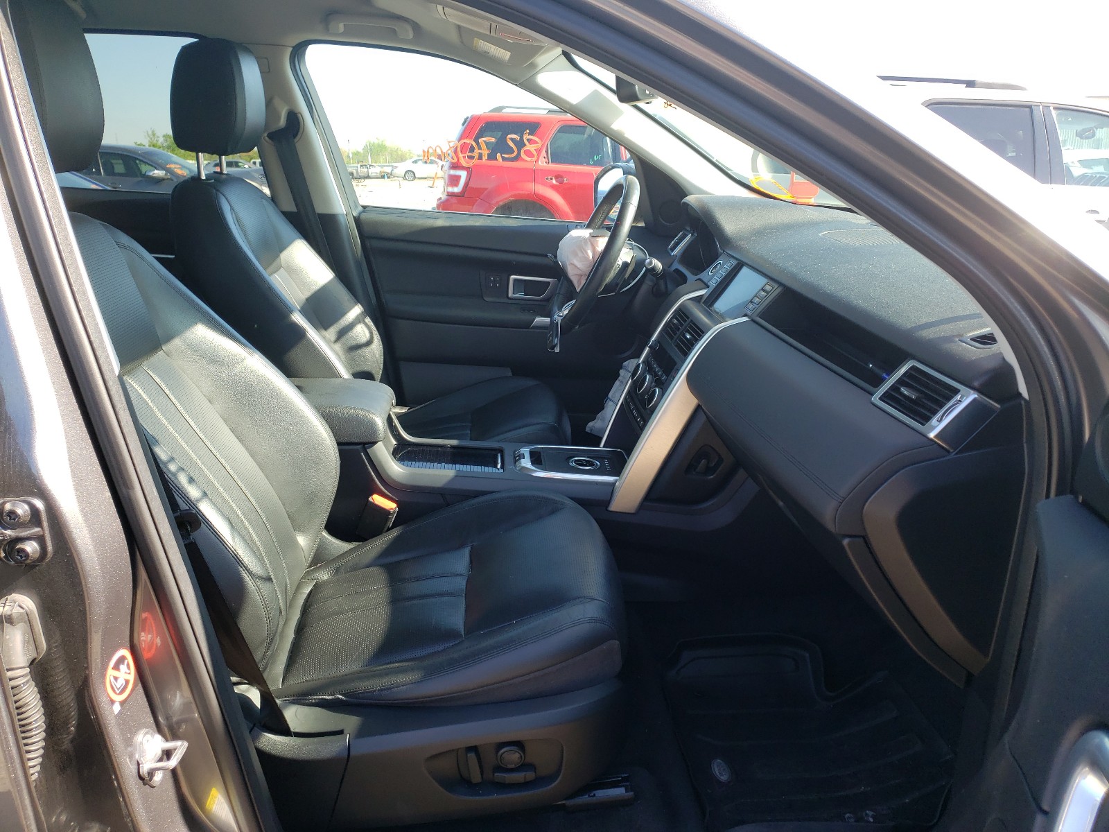 Photo 5 from auction – 2016 LAND ROVER DISCOVERY with VIN SALCR2BG5GH631436