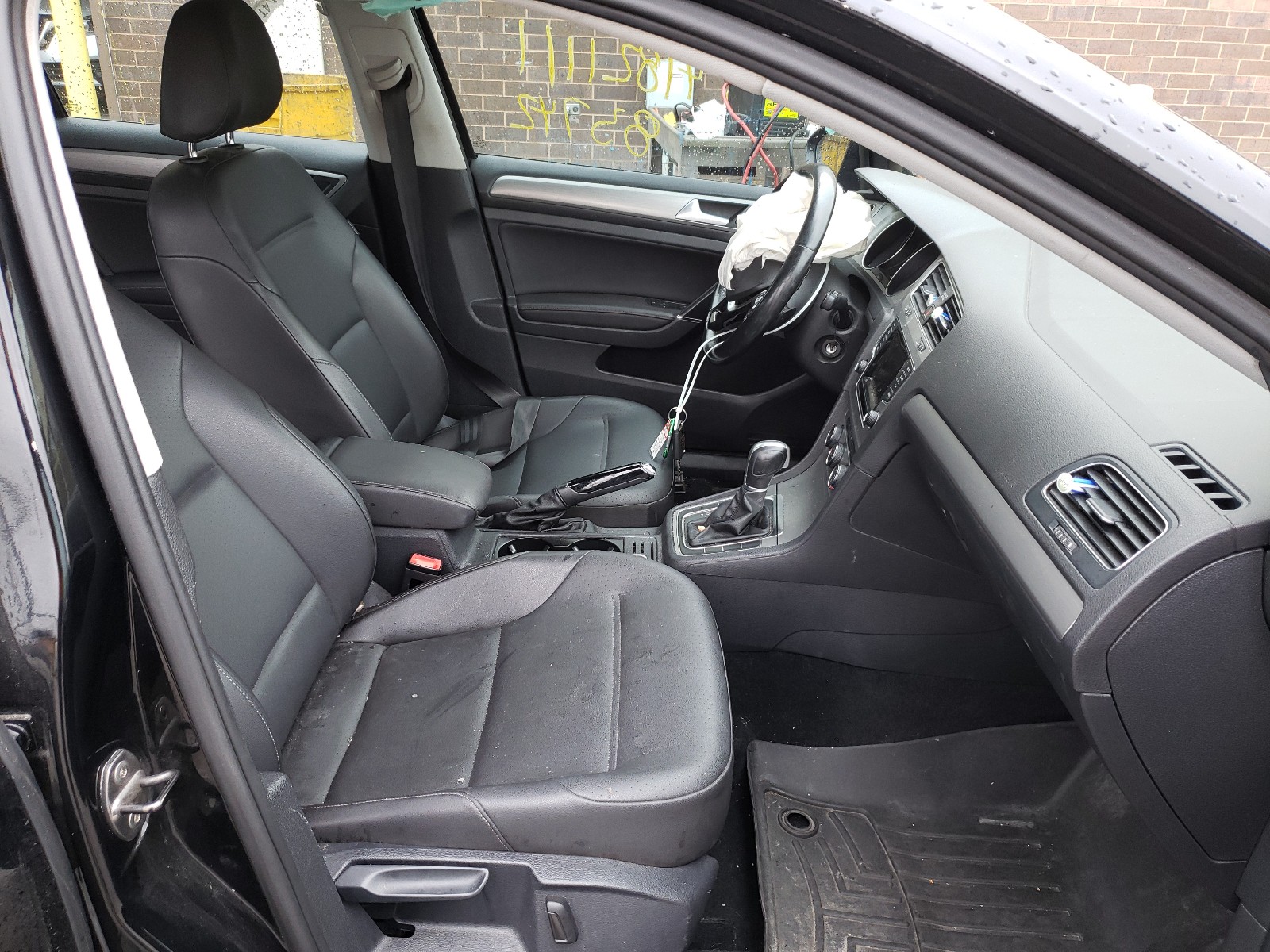 Photo 5 from auction – 2015 VOLKSWAGEN GOLF with VIN 3VW217AU8FM019799