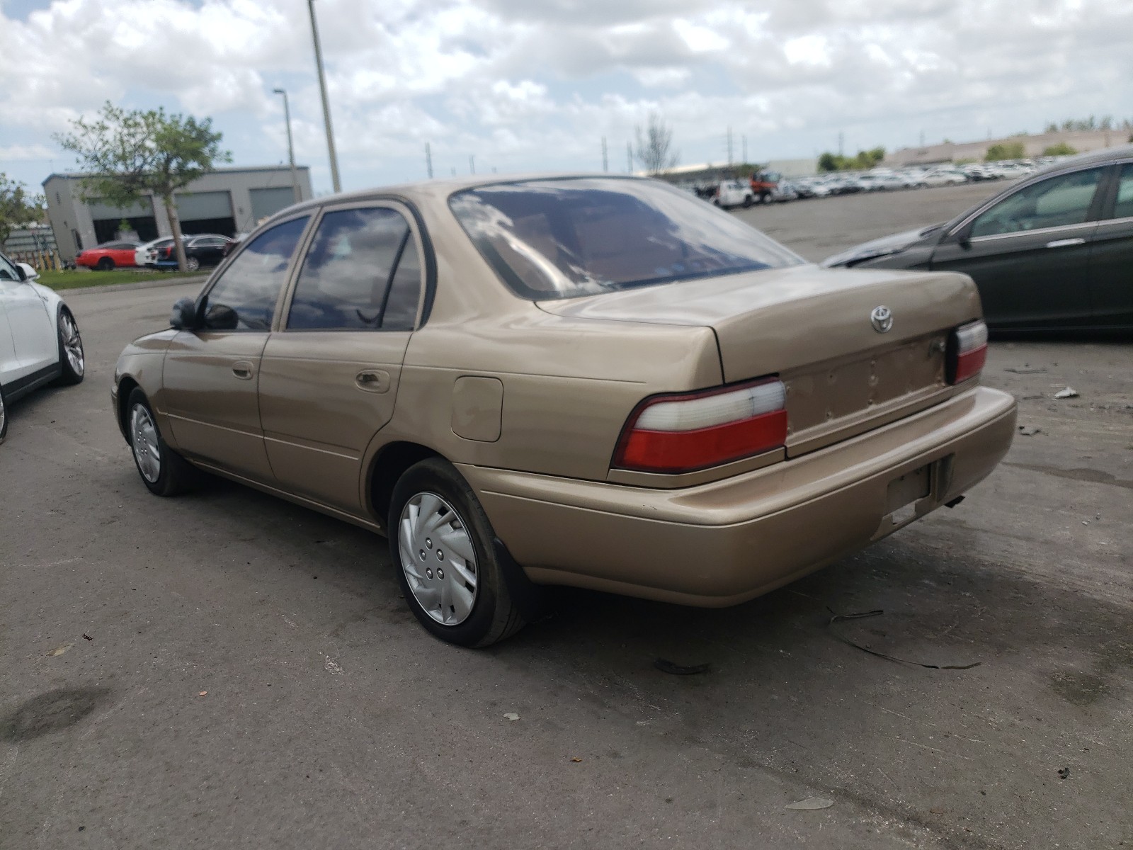 Photo 3 from auction – 1997 TOYOTA COROLLA DX with VIN 1NXBA02E2VZ612999