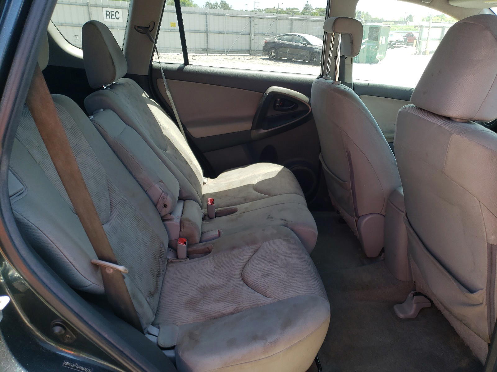 Photo 6 from auction – 2011 TOYOTA RAV4 with VIN 2T3ZF4DV9BW095739