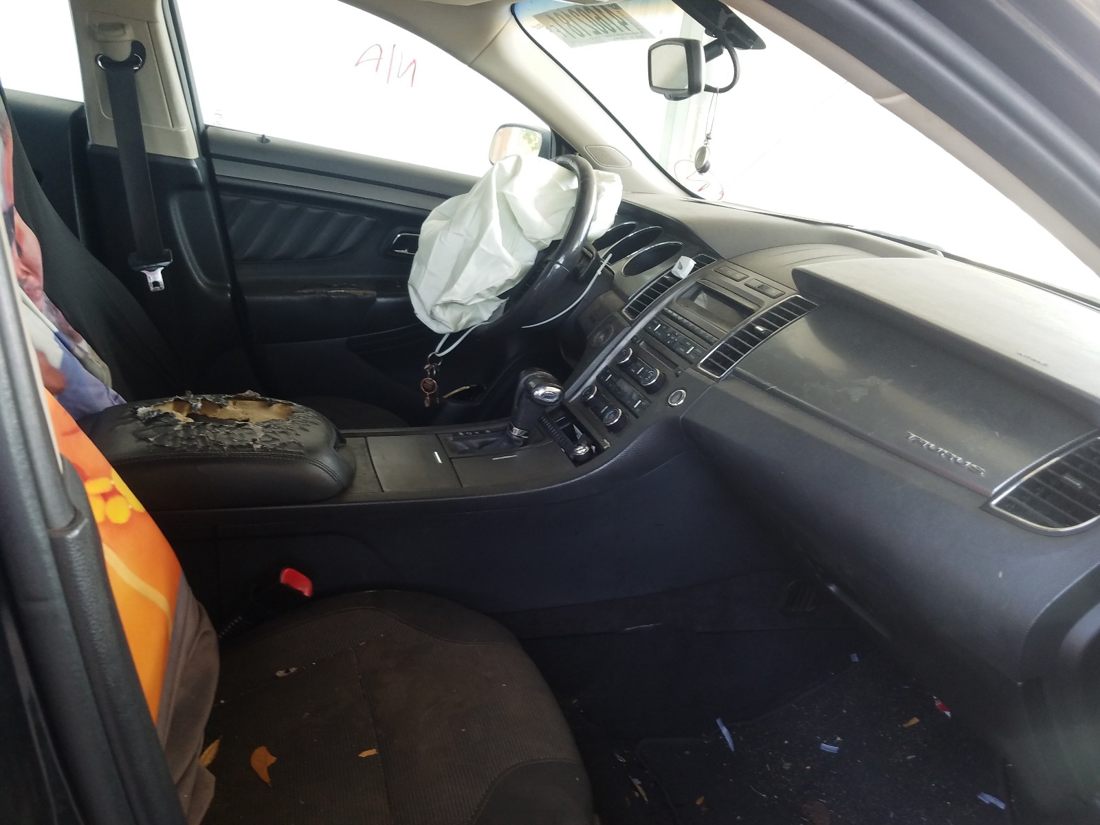 Photo 5 from auction – 2010 FORD TAURUS SEL with VIN 1FAHP2HW0AG122617