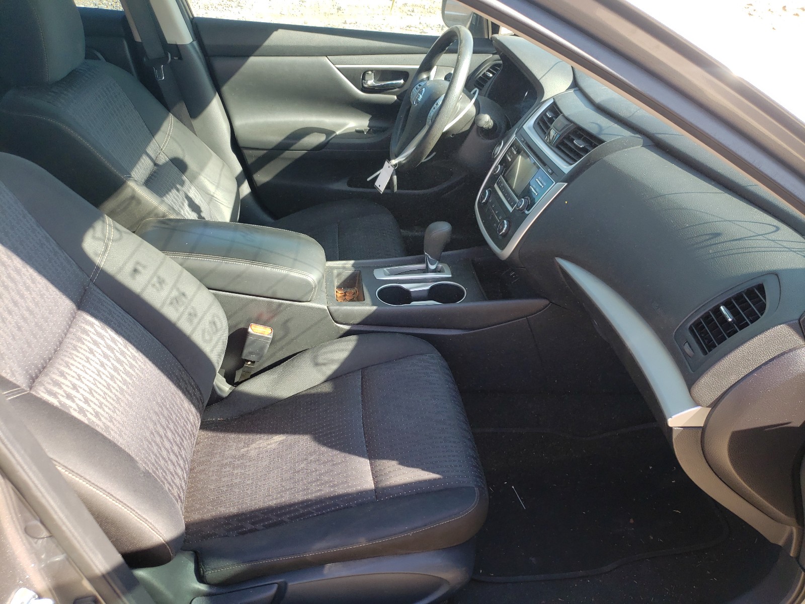 Photo 5 from auction – 2016 NISSAN ALTIMA 2.5 with VIN 1N4AL3AP9GC120662