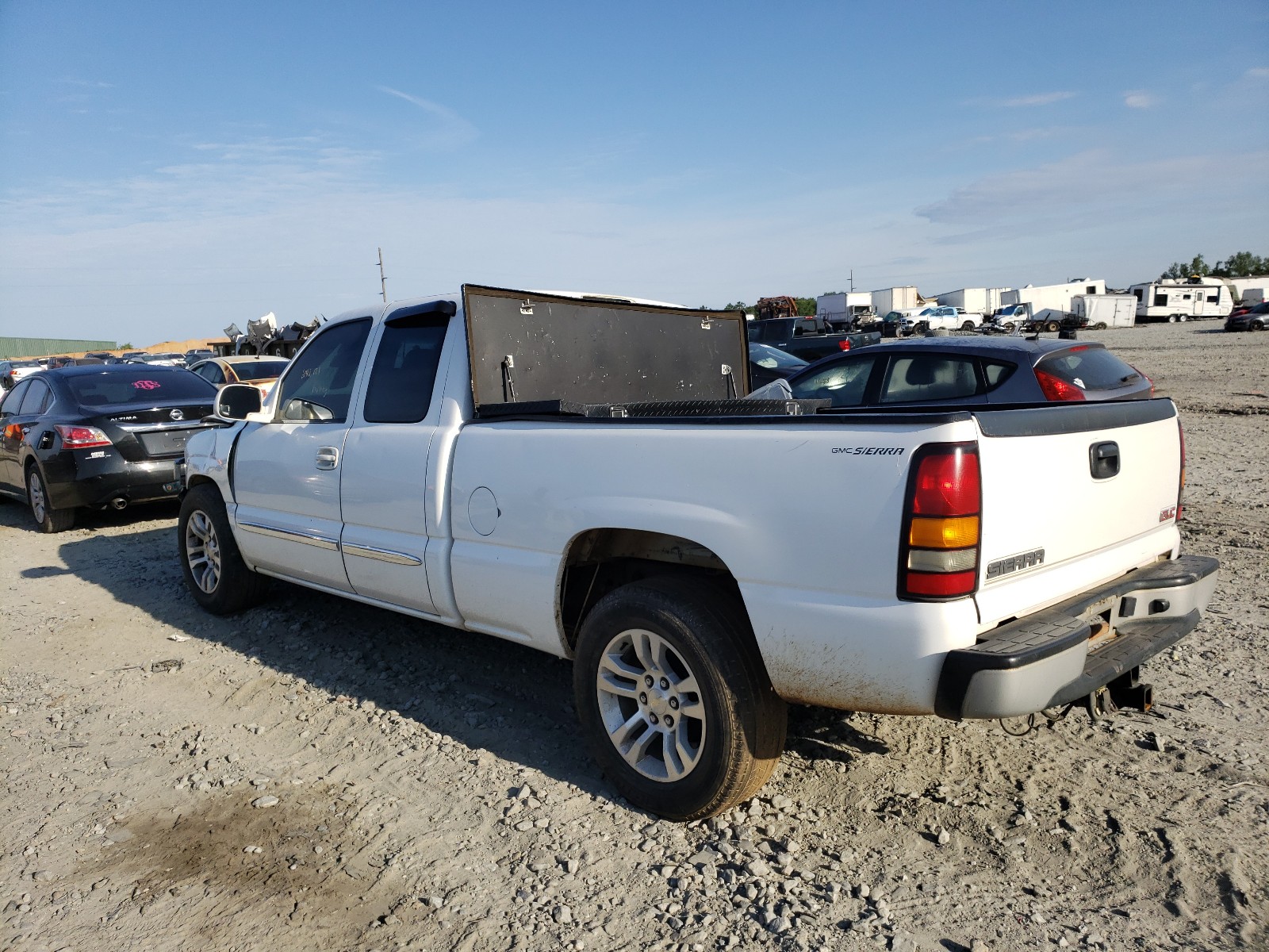 Photo 3 from auction – 2005 GMC NEW SIERRA with VIN 1GTEC19T65Z247347