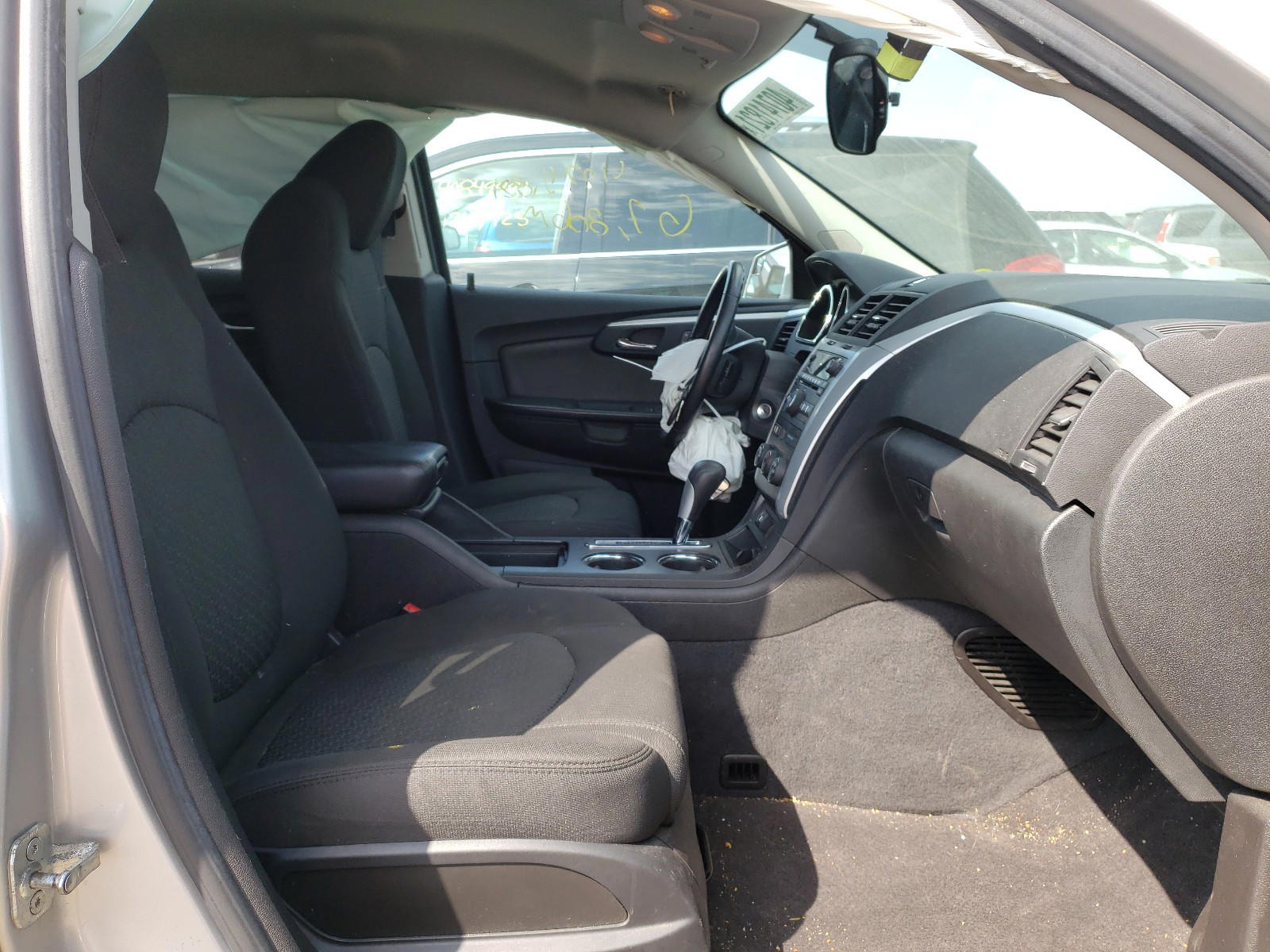 Photo 5 from auction – 2011 CHEVROLET TRAVERSE L with VIN 1GNKRGED7BJ227662