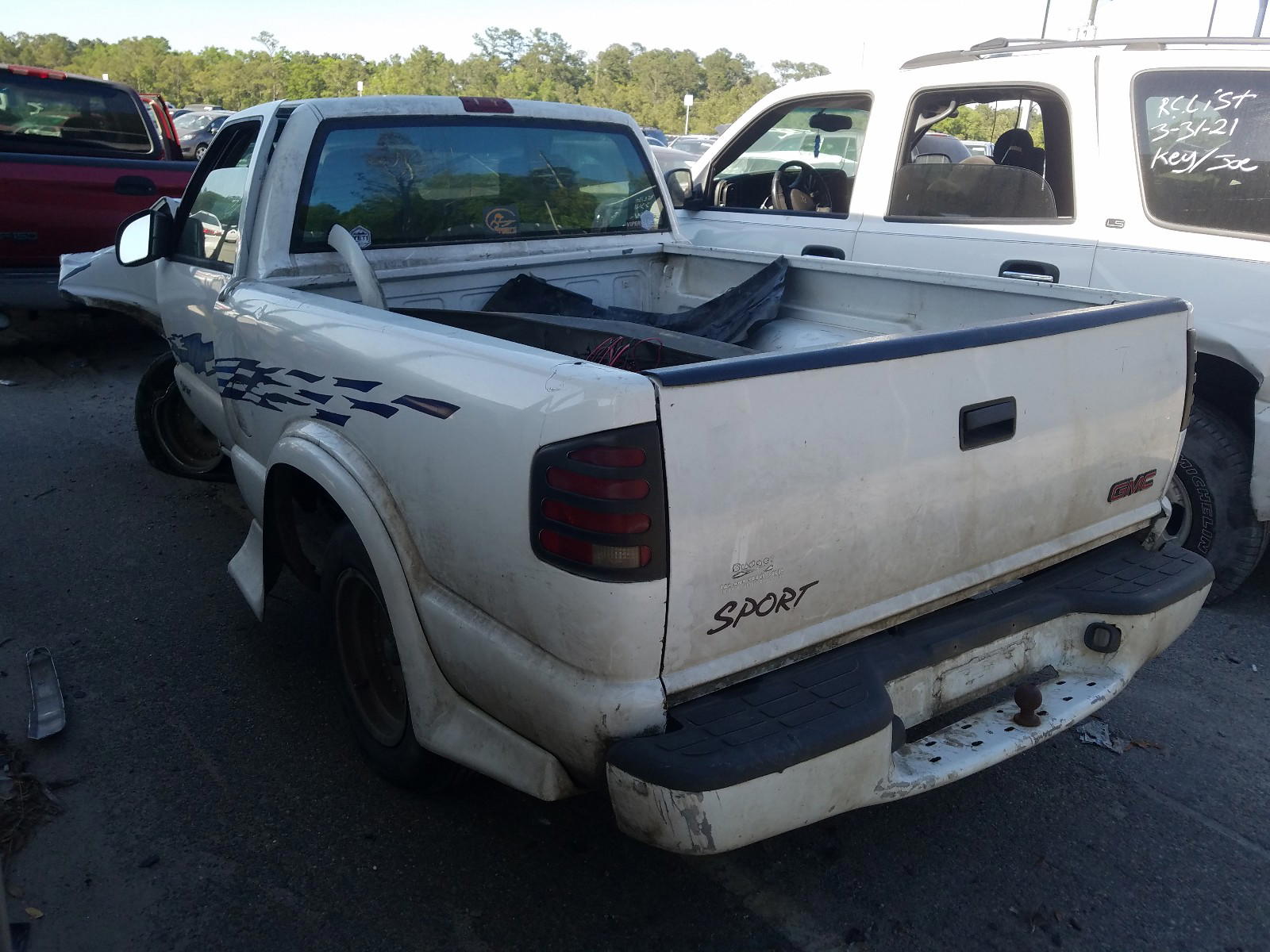 Photo 3 from auction – 2000 GMC SONOMA with VIN 1GTCS14W2Y8169025