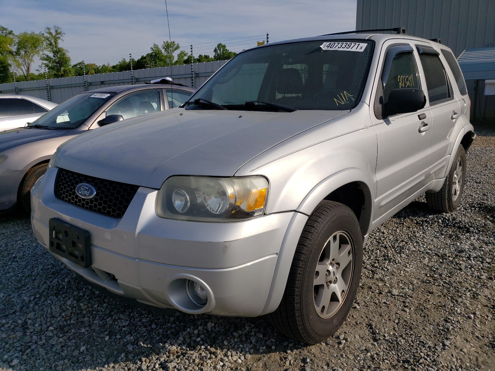 Photo 2 from auction – 2005 FORD ESCAPE with VIN 1FMYU94165KB51253